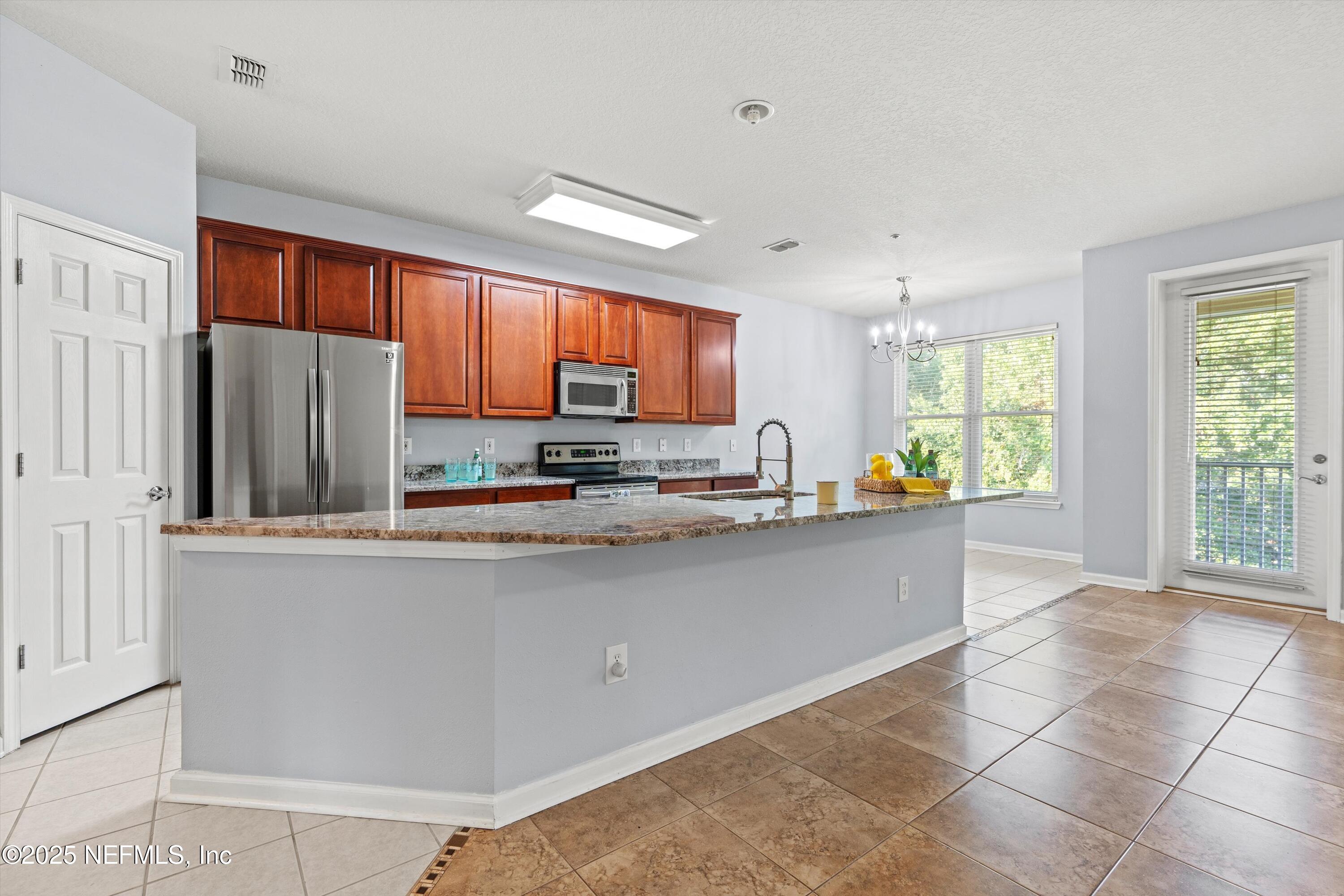 13364 BEACH Boulevard, 638