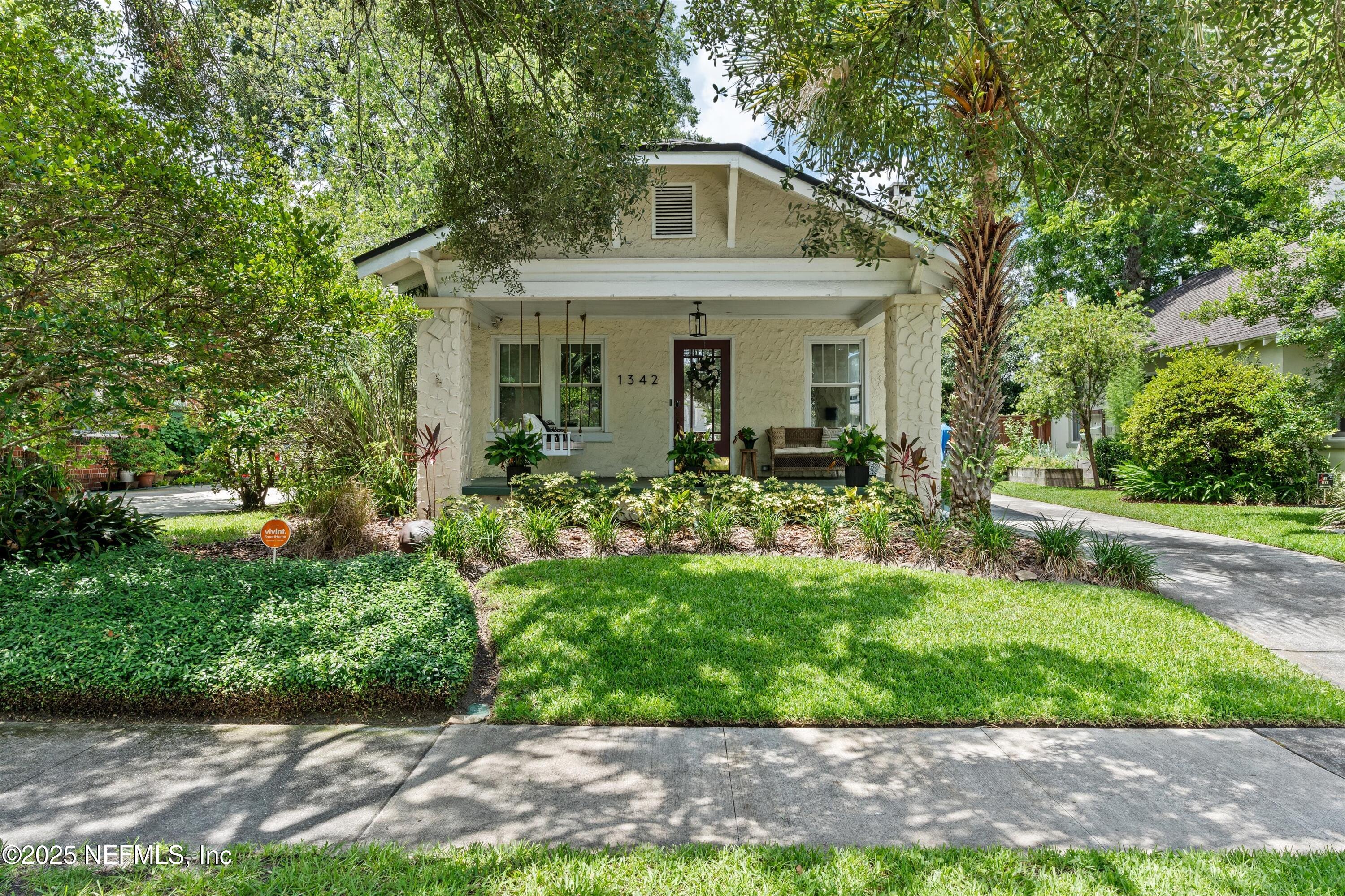 1342 HOLLYWOOD Avenue