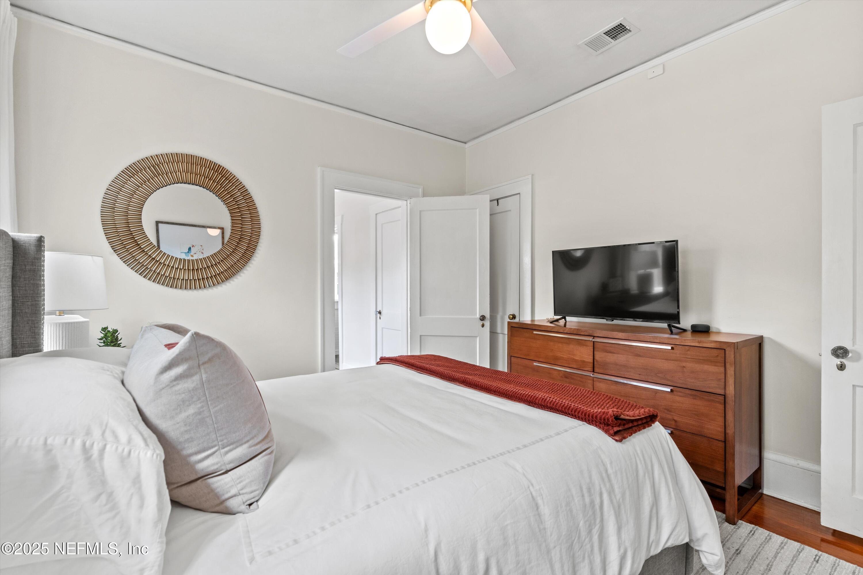 1342 HOLLYWOOD Avenue