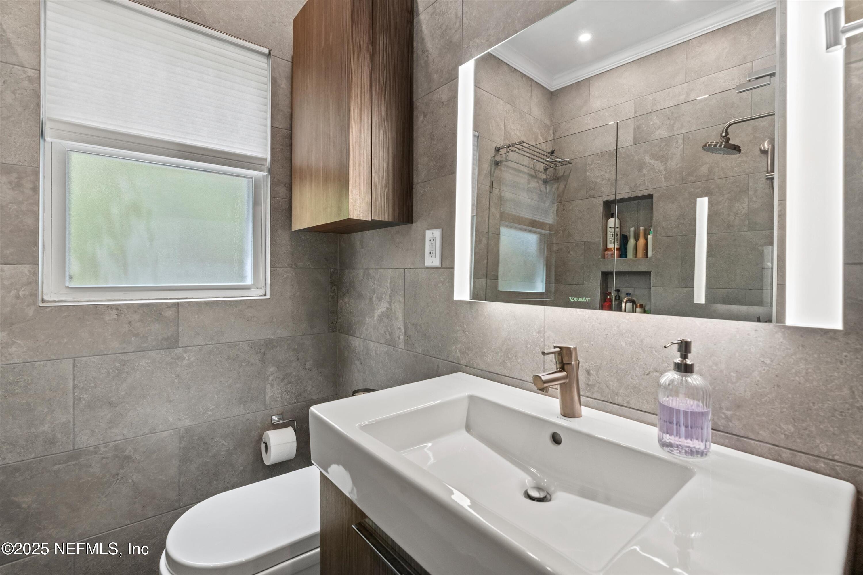 1342 HOLLYWOOD Avenue