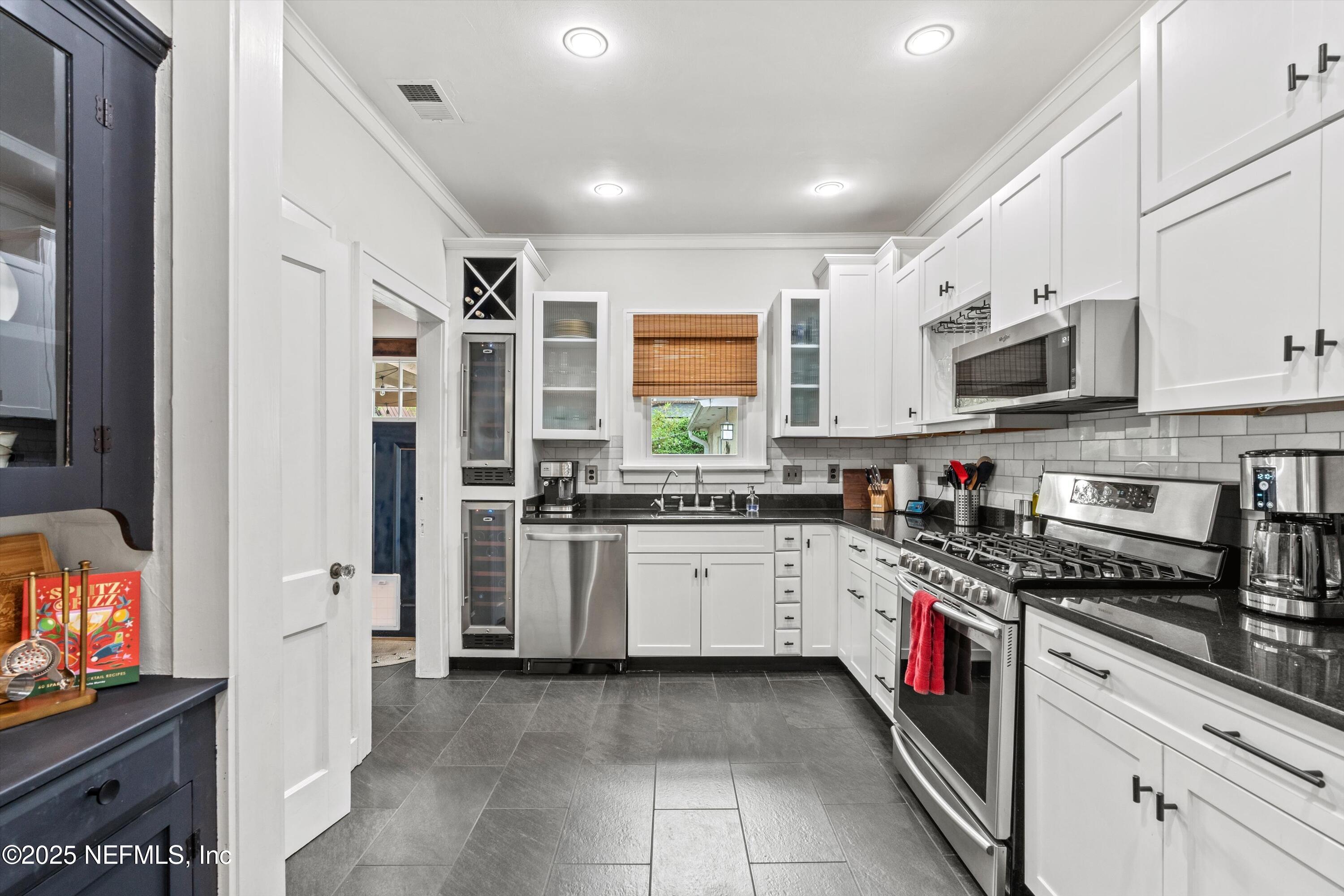 1342 HOLLYWOOD Avenue