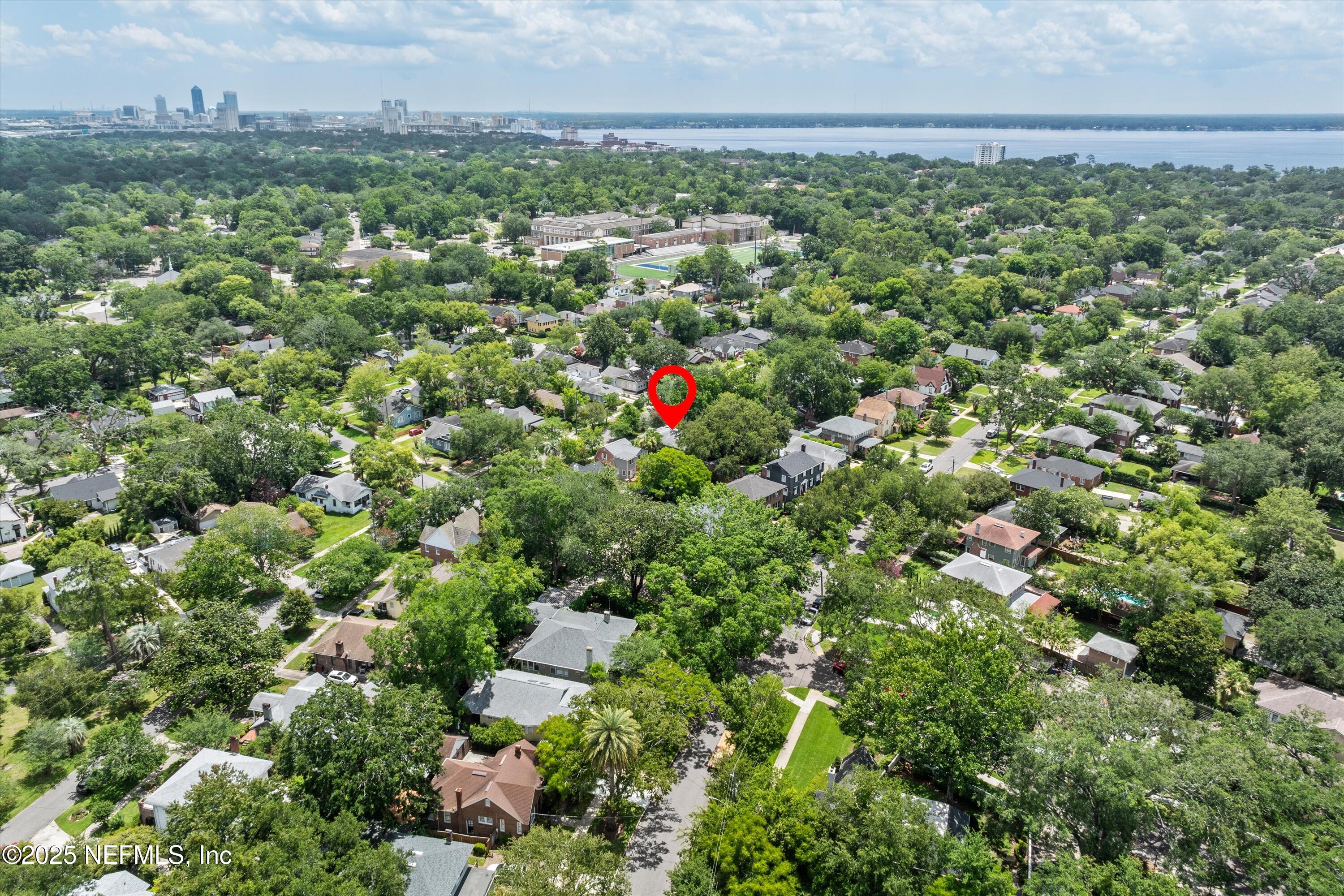 1342 HOLLYWOOD Avenue