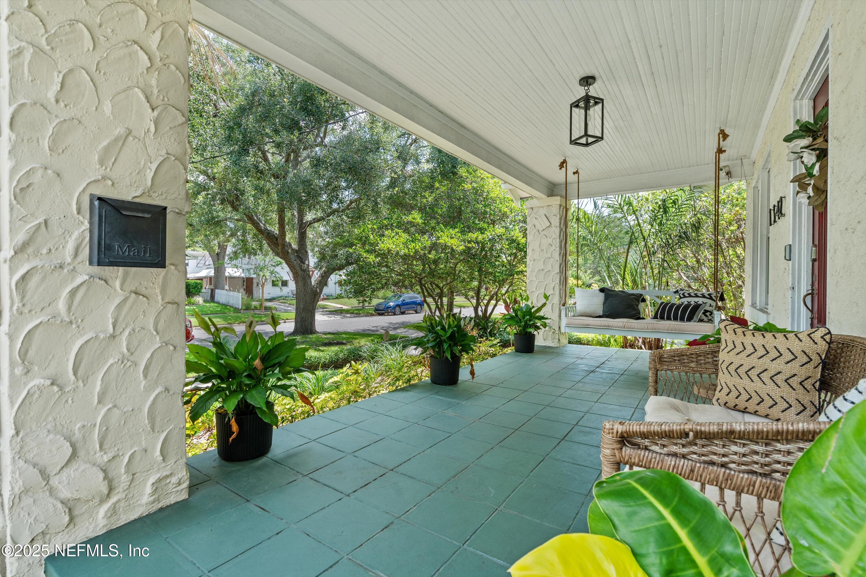 1342 HOLLYWOOD Avenue