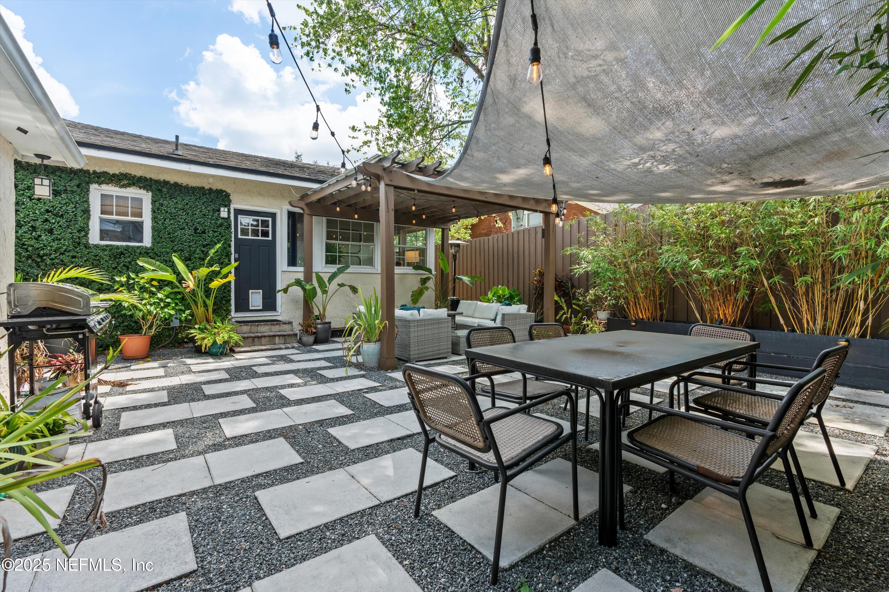 1342 HOLLYWOOD Avenue