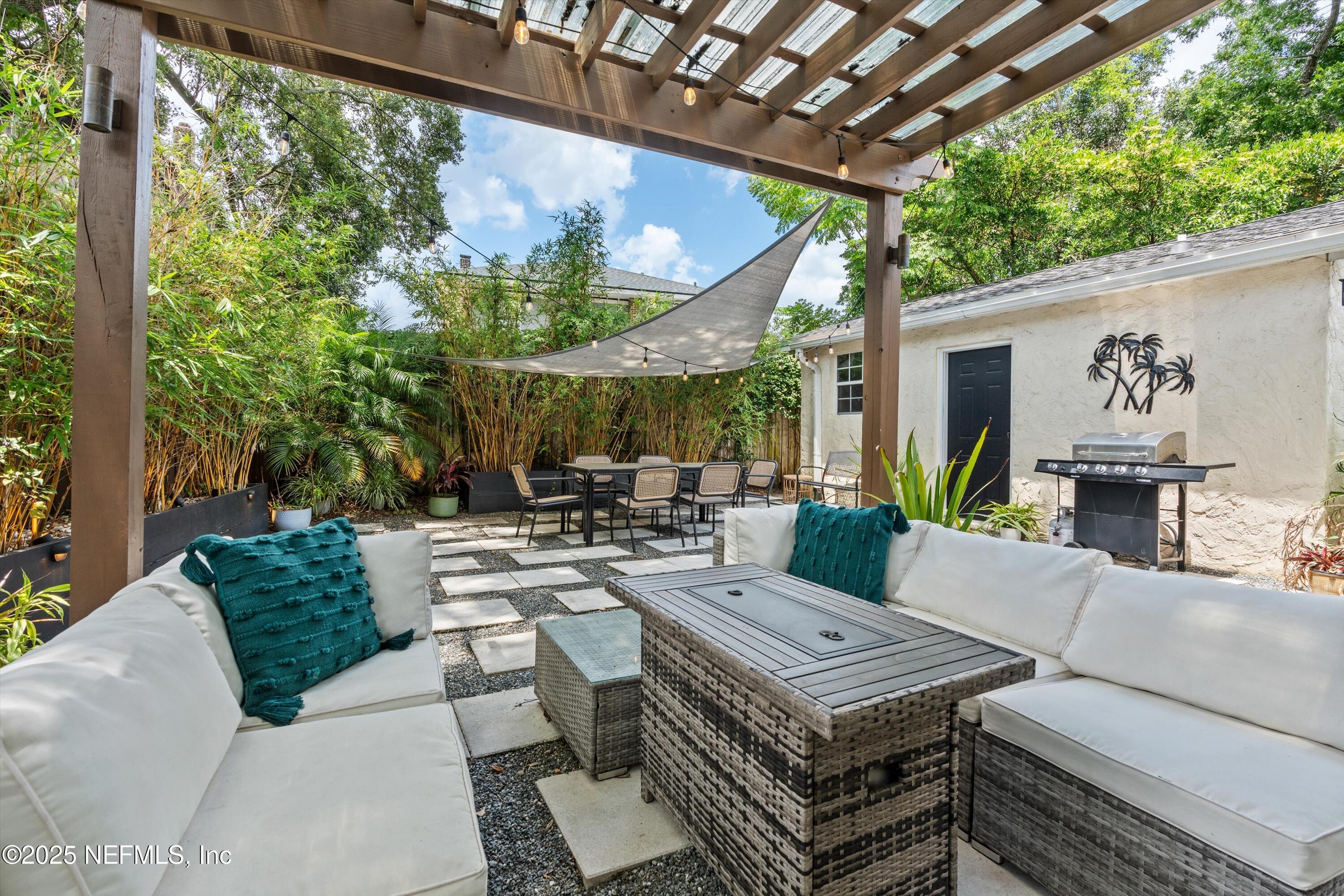 1342 HOLLYWOOD Avenue