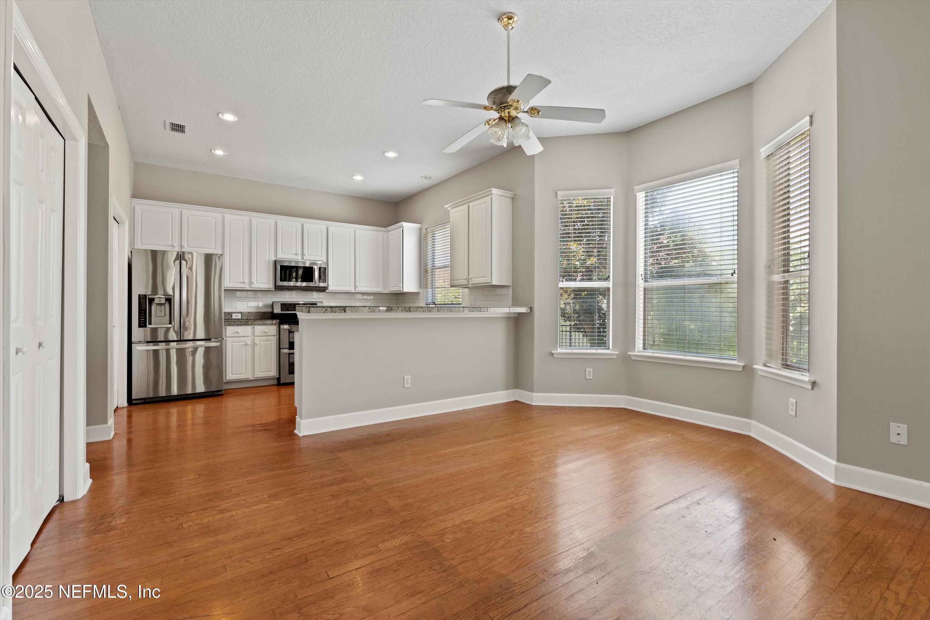 7610 SENTRY OAK Circle