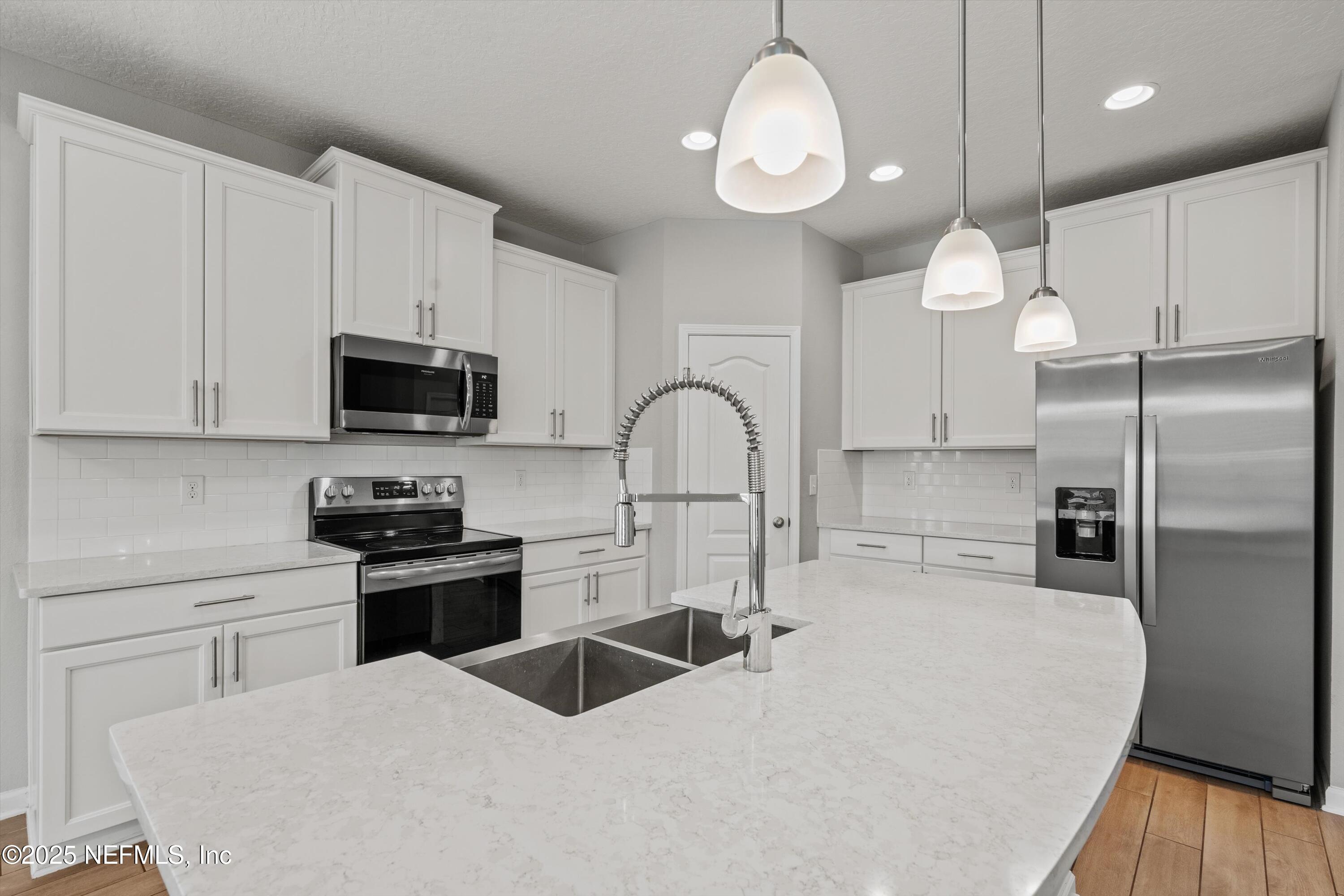 8047 ARCTIC FOX Road