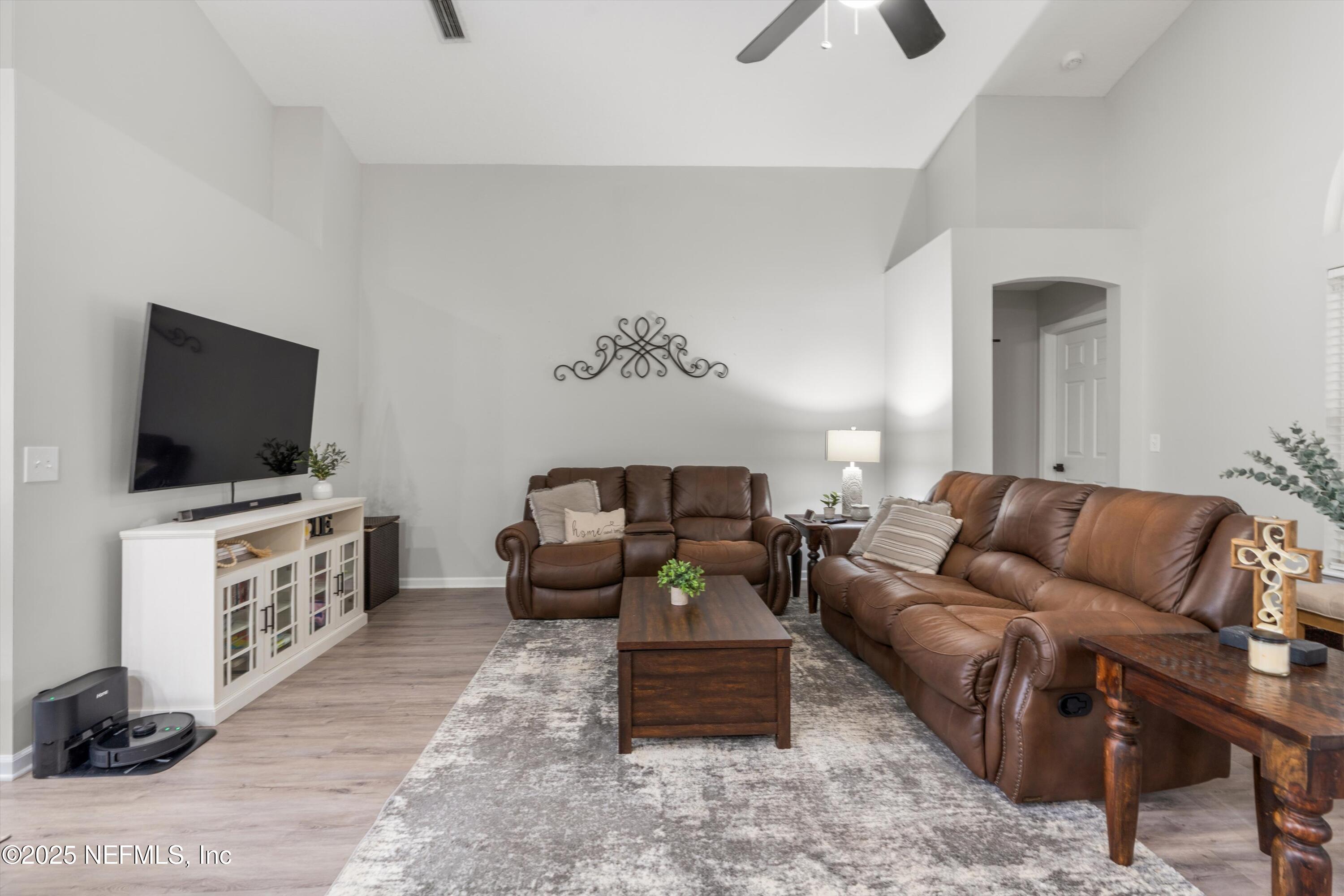 2250 TRAILWOOD Drive