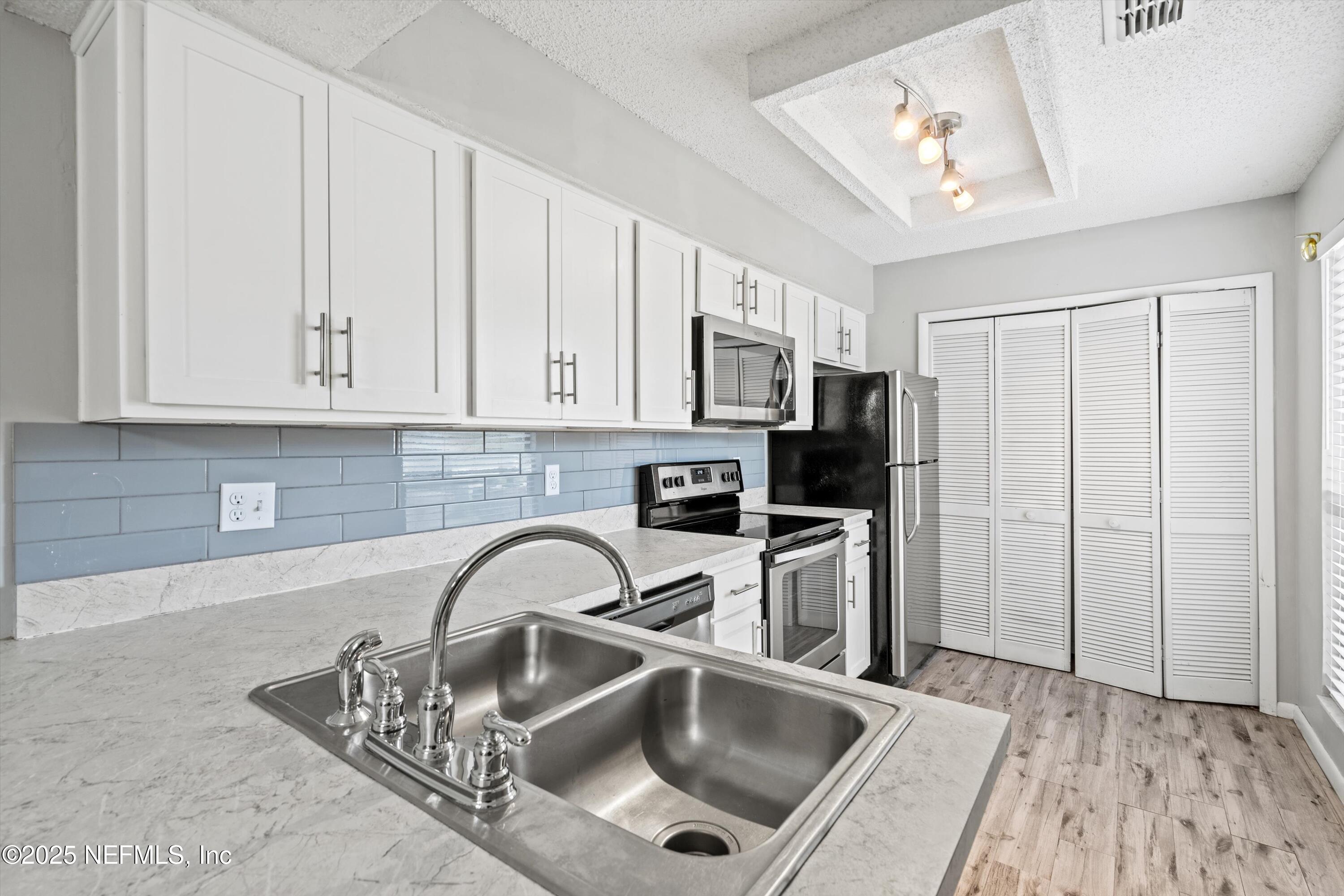 4846 KINGSMEADOW Lane