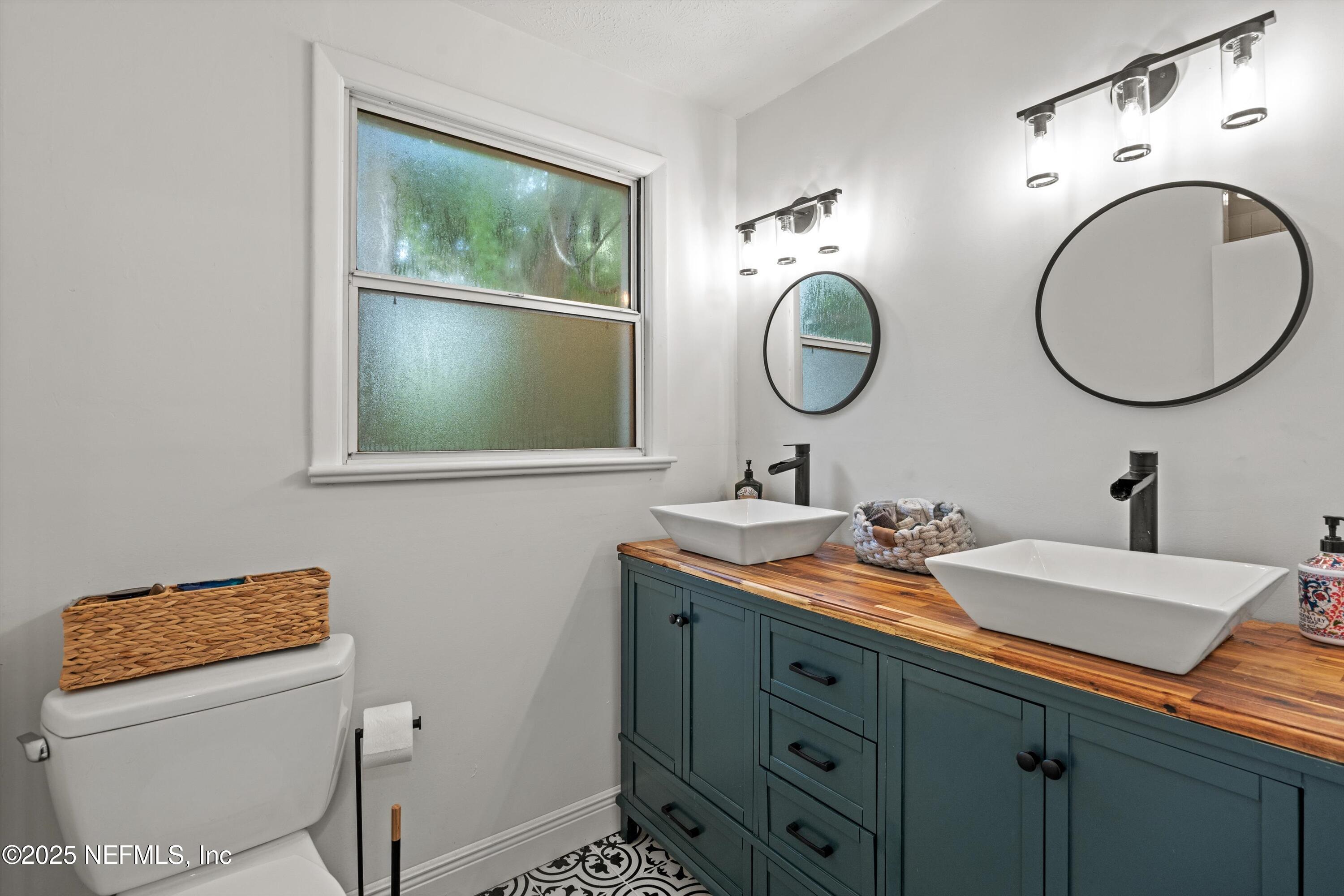 6241 RIVIERA MANOR Drive