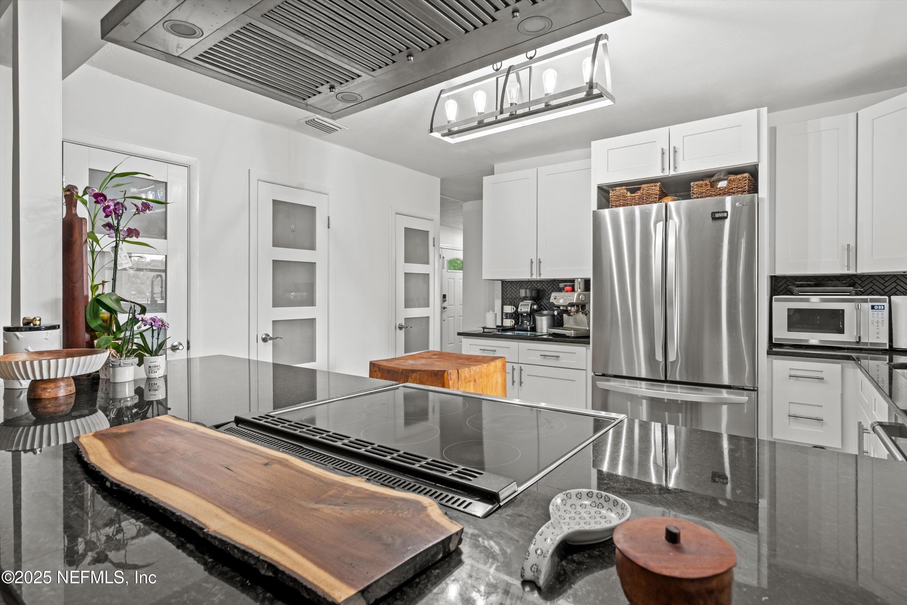 6241 RIVIERA MANOR Drive