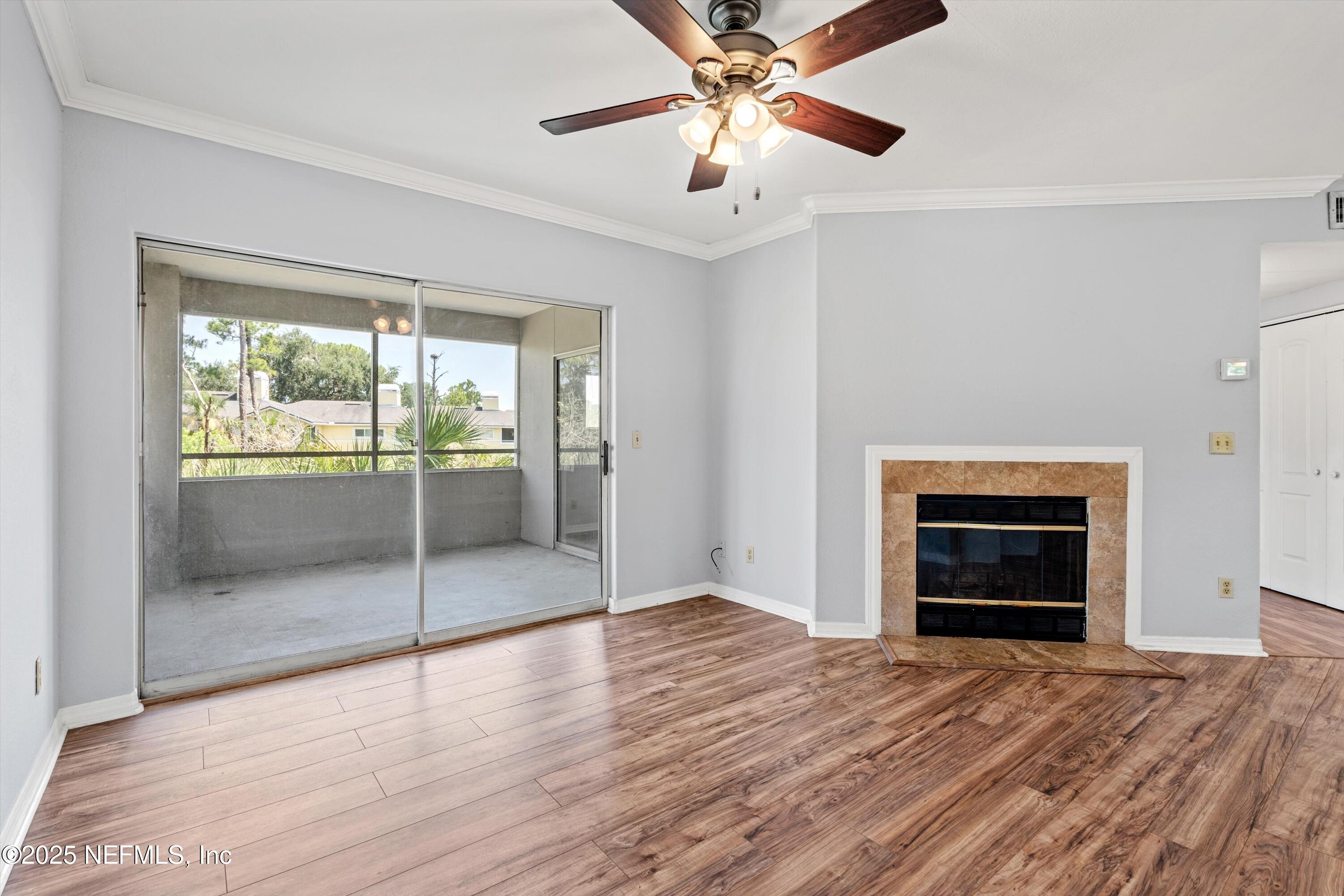 1800 THE GREENS Way, 304