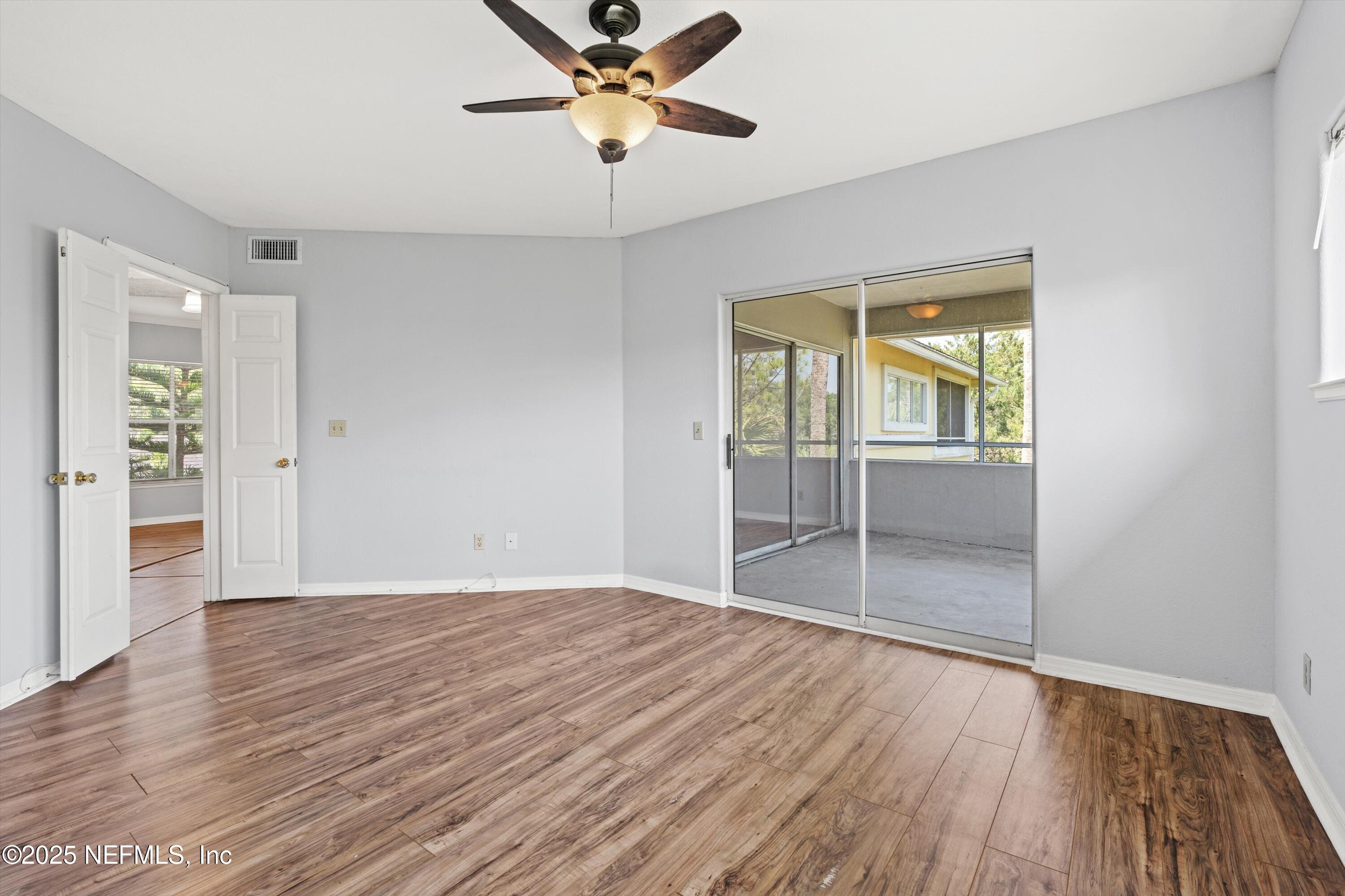 1800 THE GREENS Way, 304