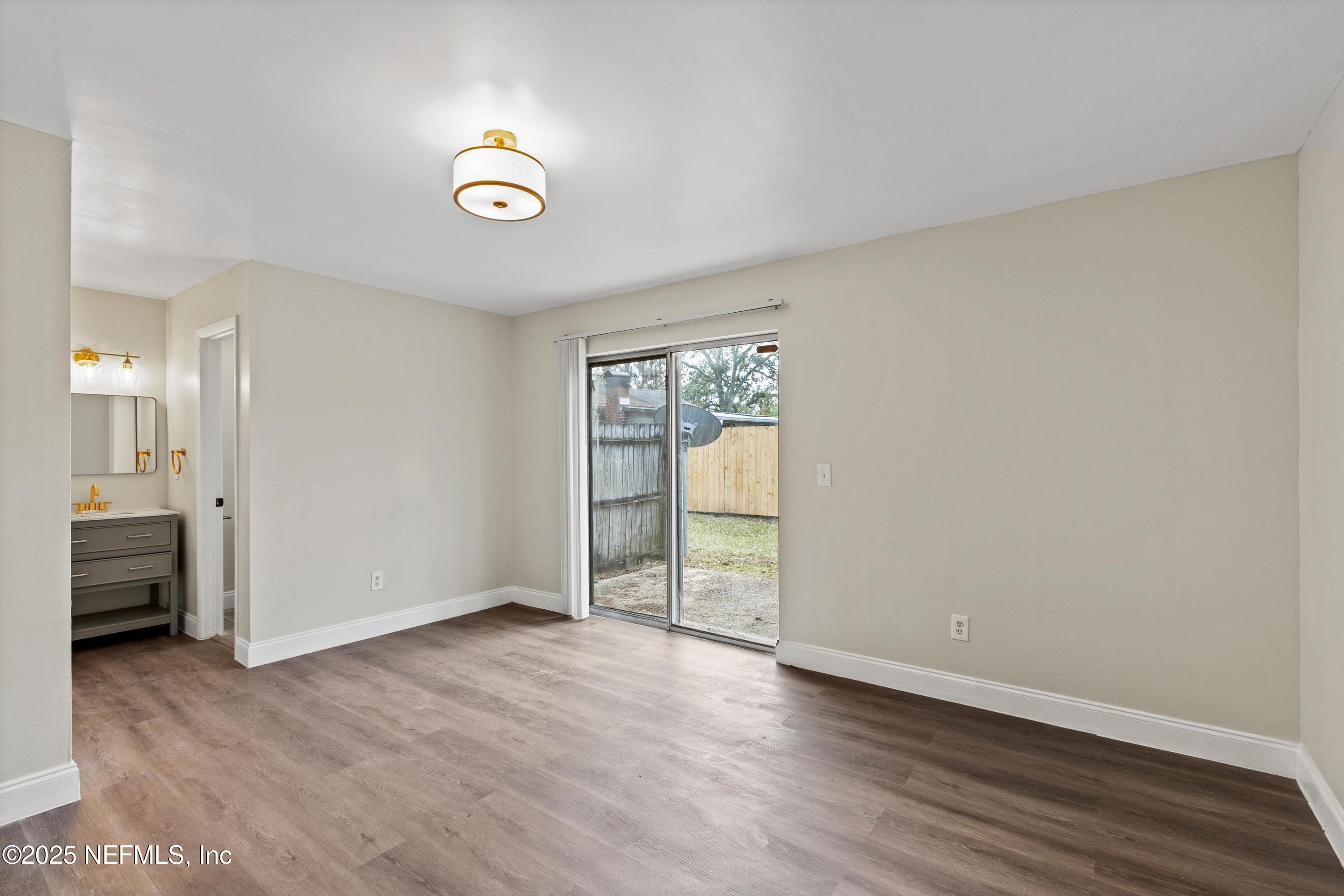 3329 MAYFLOWER Street, 3333