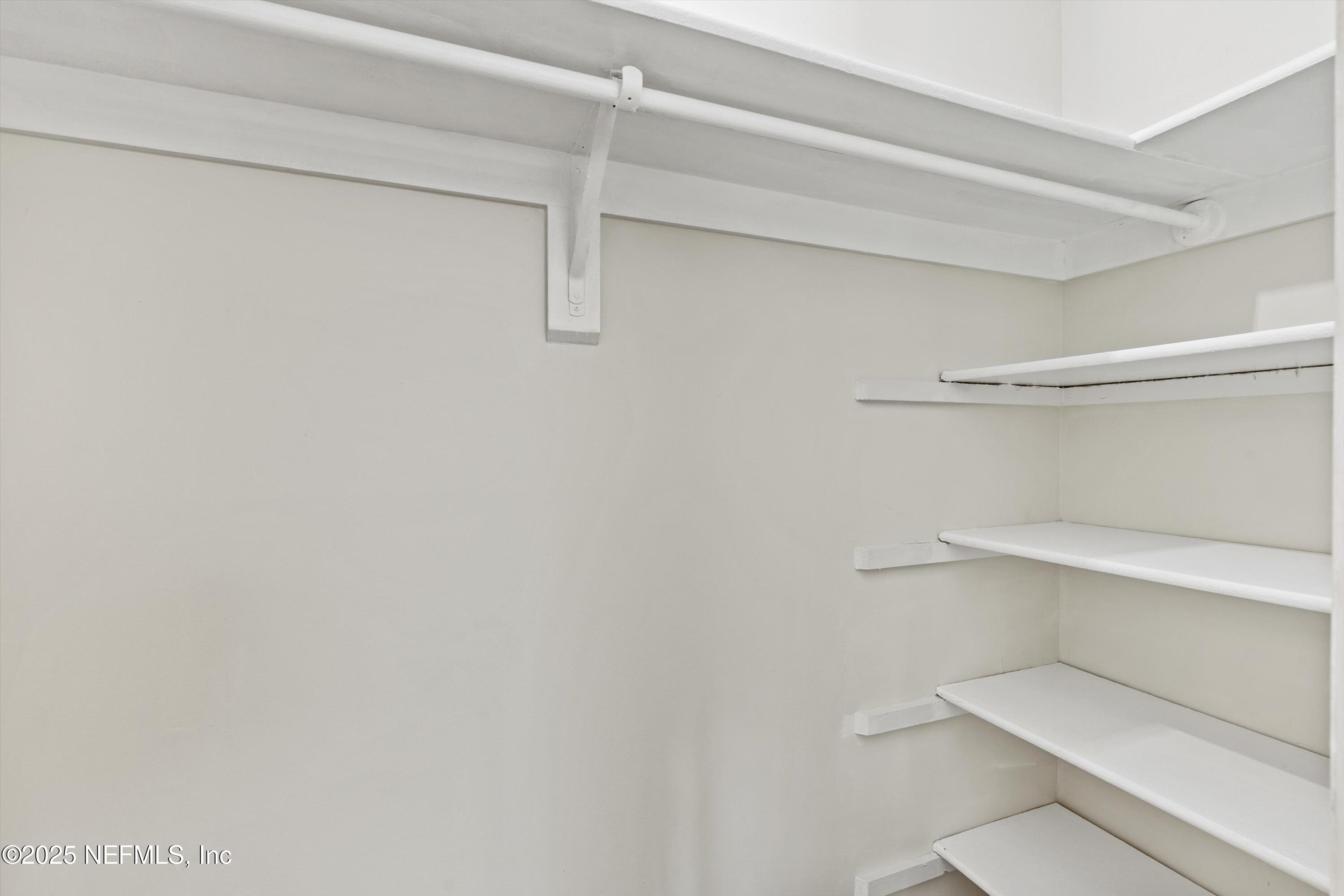 3329 MAYFLOWER Street, 3333