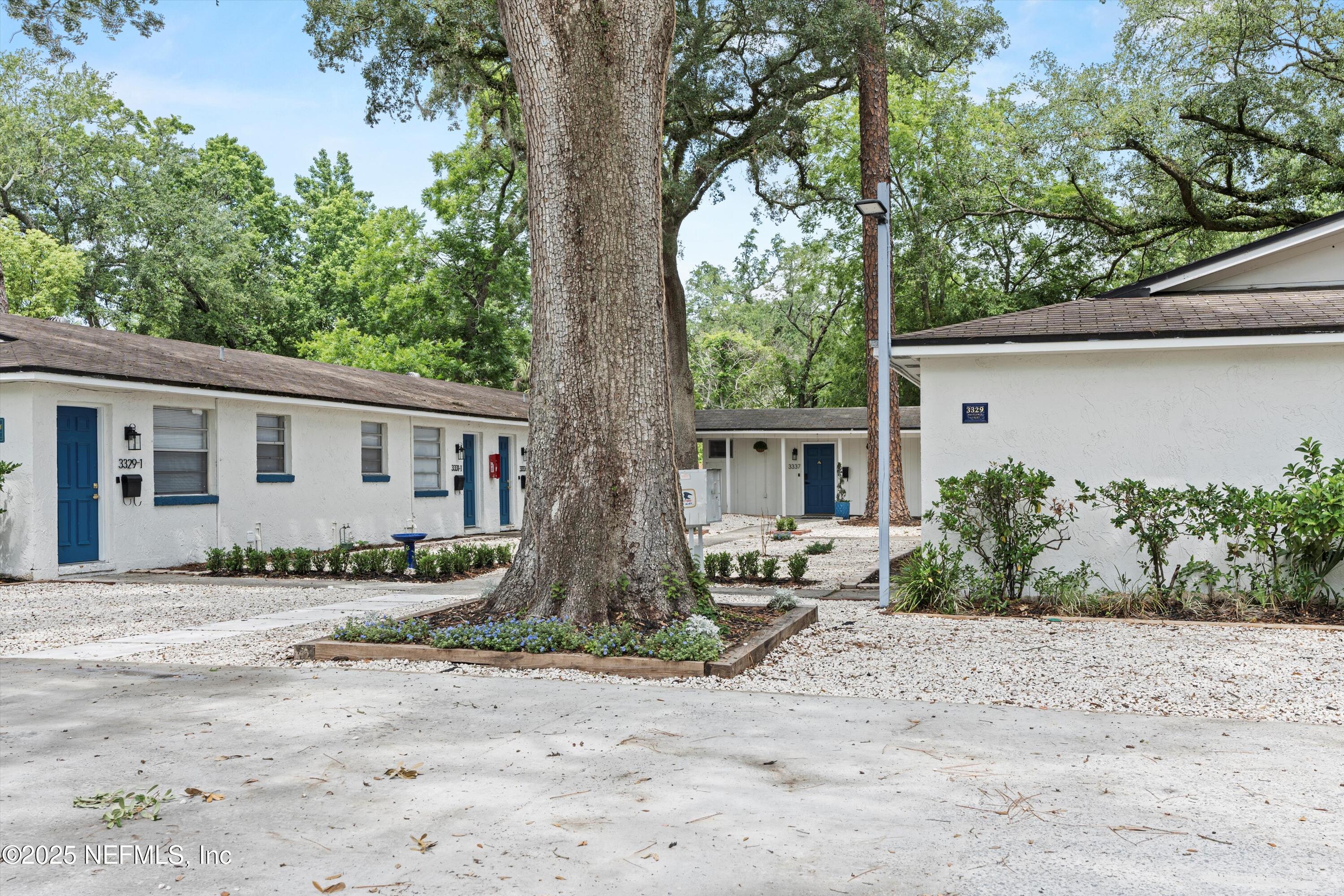 3329 MAYFLOWER Street, 3333