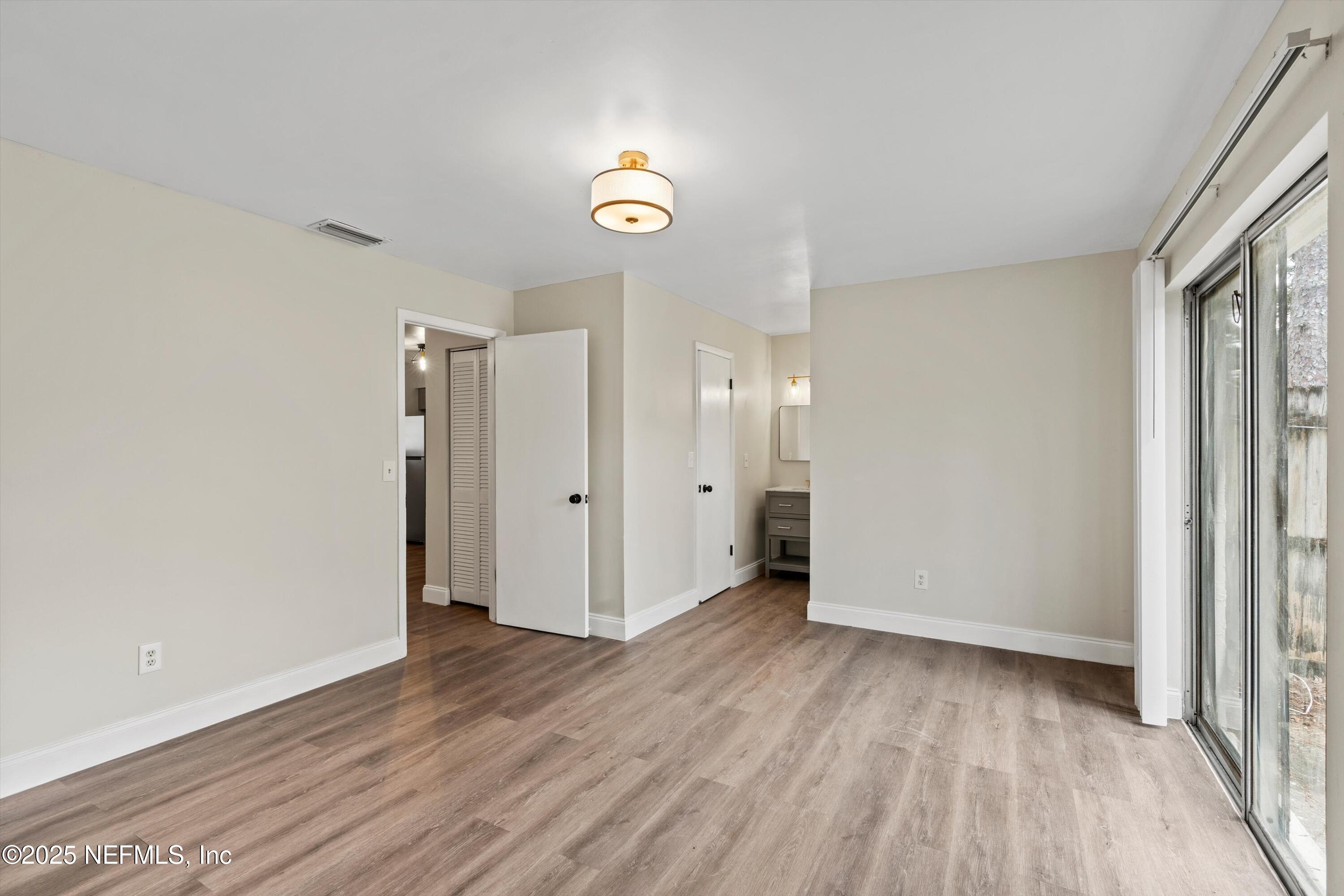 3329 MAYFLOWER Street, 3333