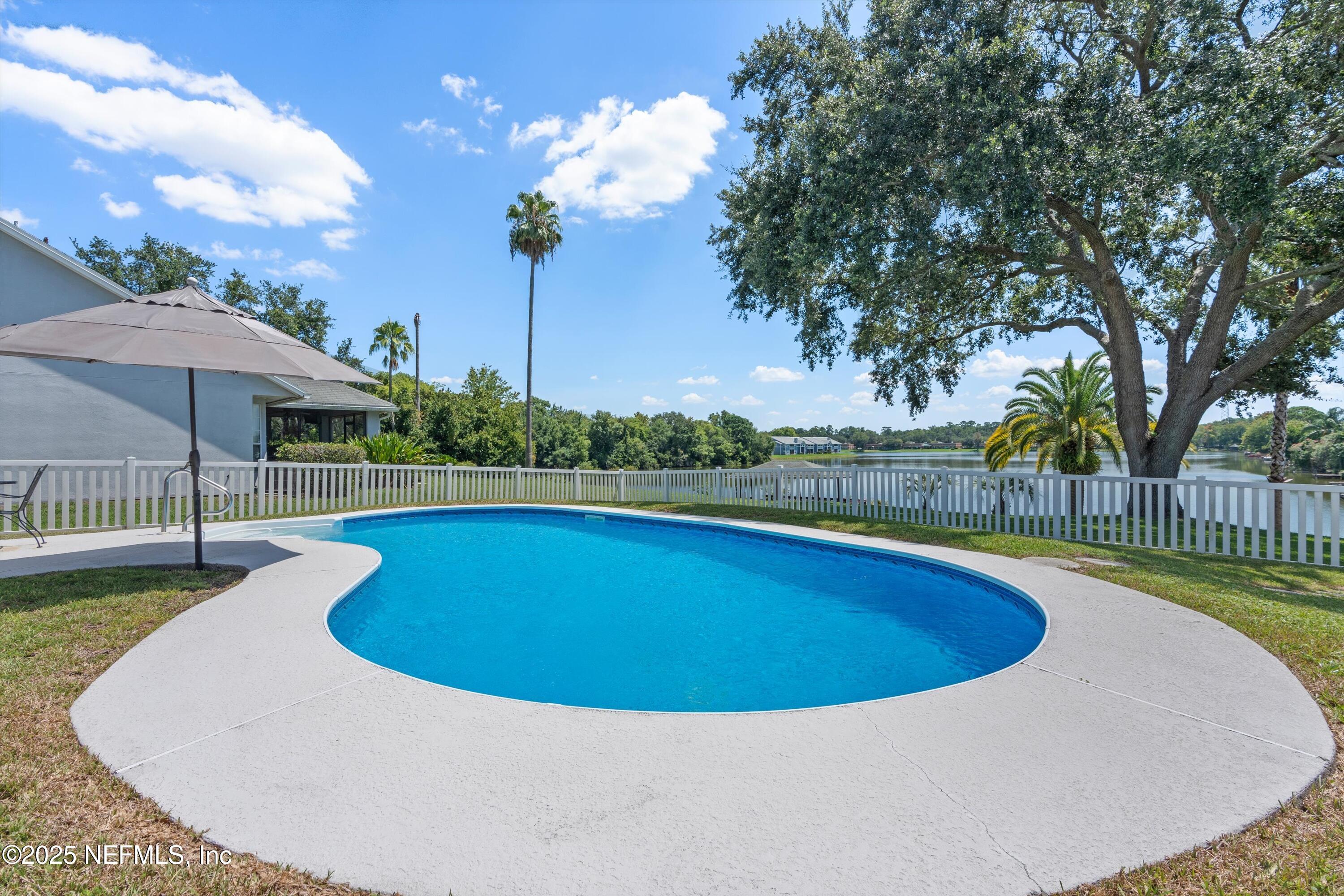 311 LAKE BLUFF Court