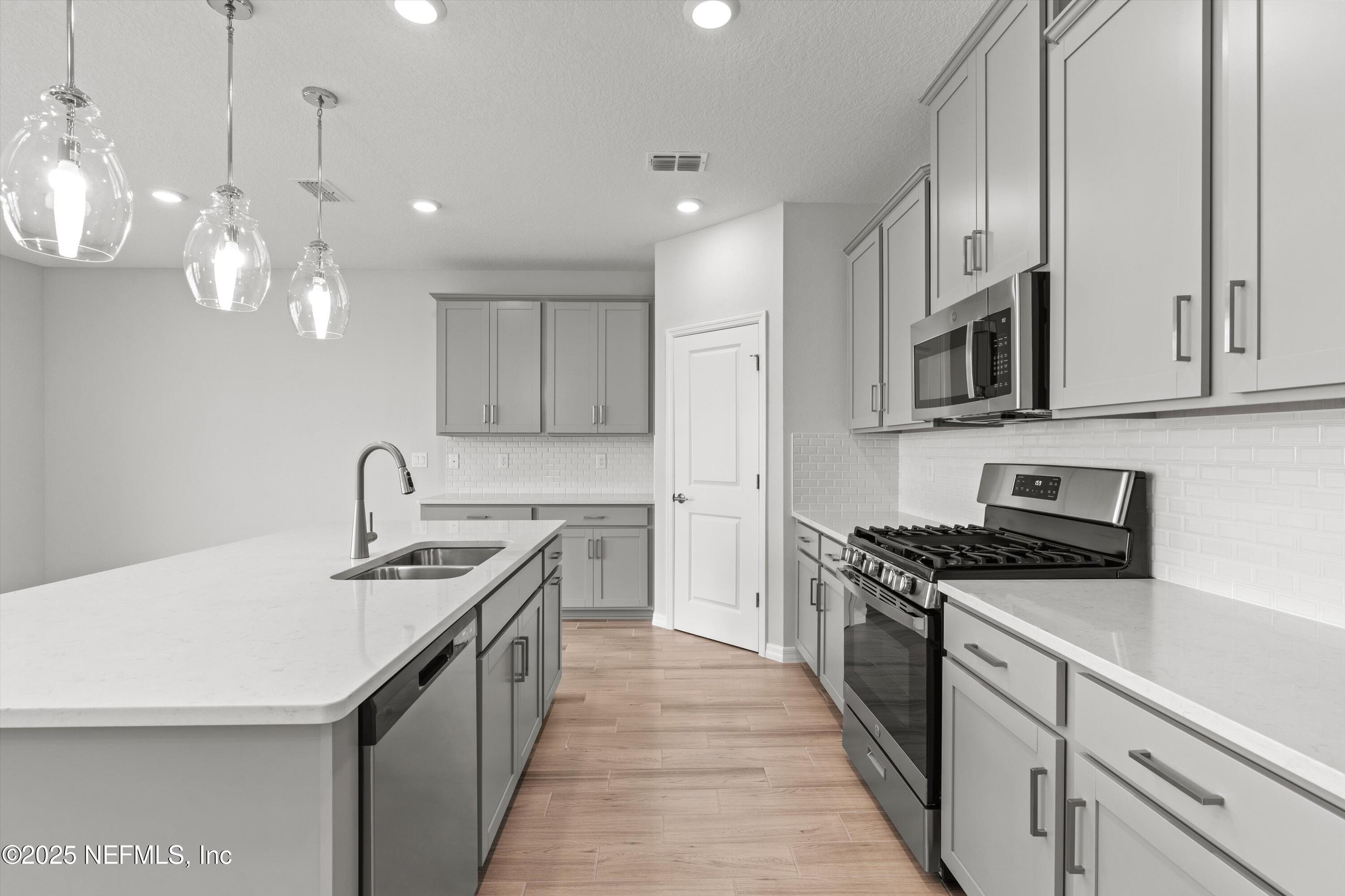 295 CHERRY ELM Drive, St. Johns