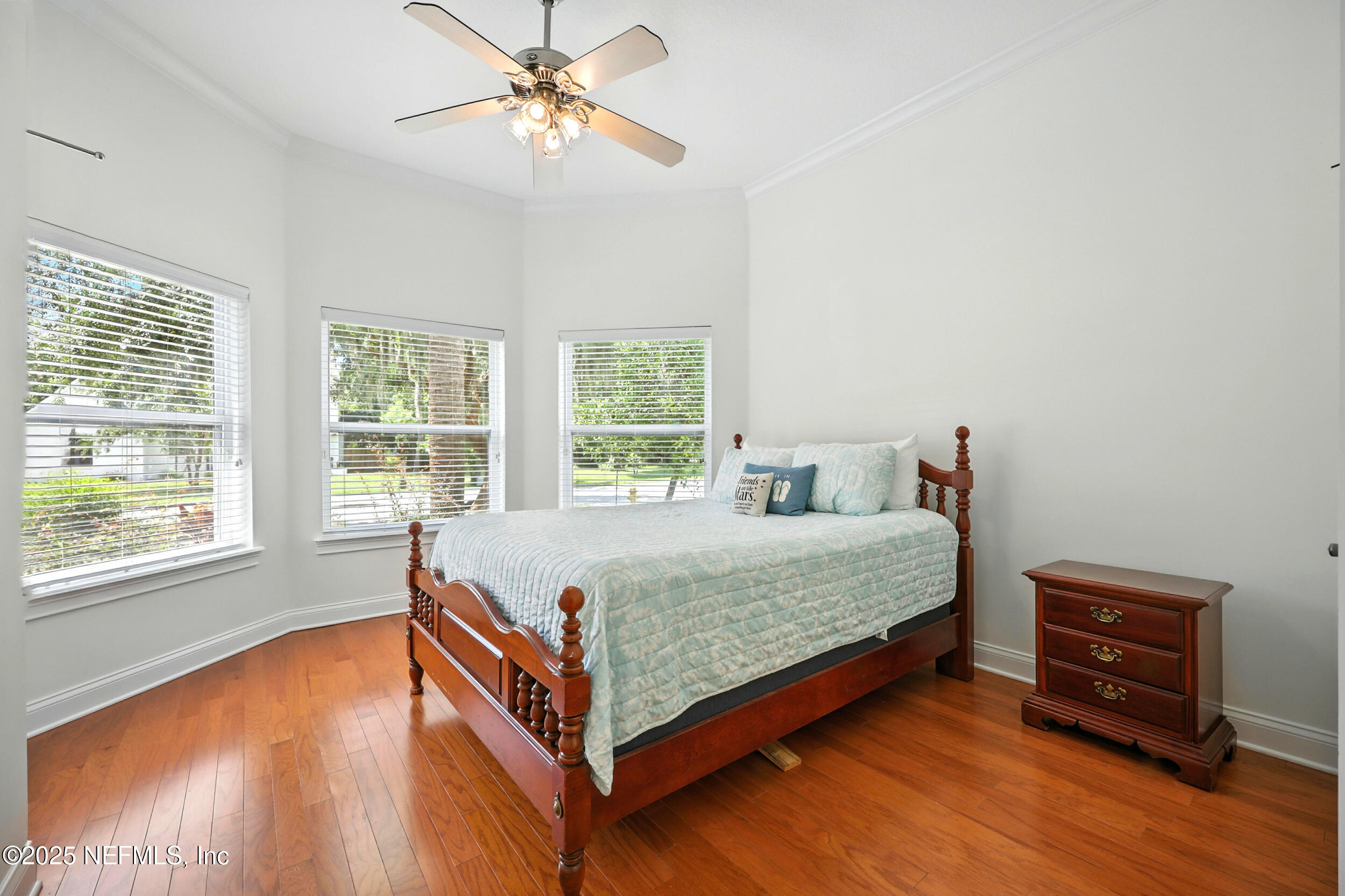 1833 KINGS Court