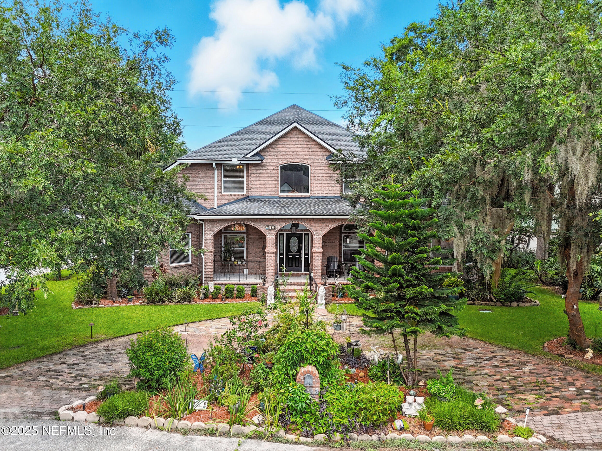 1833 KINGS Court