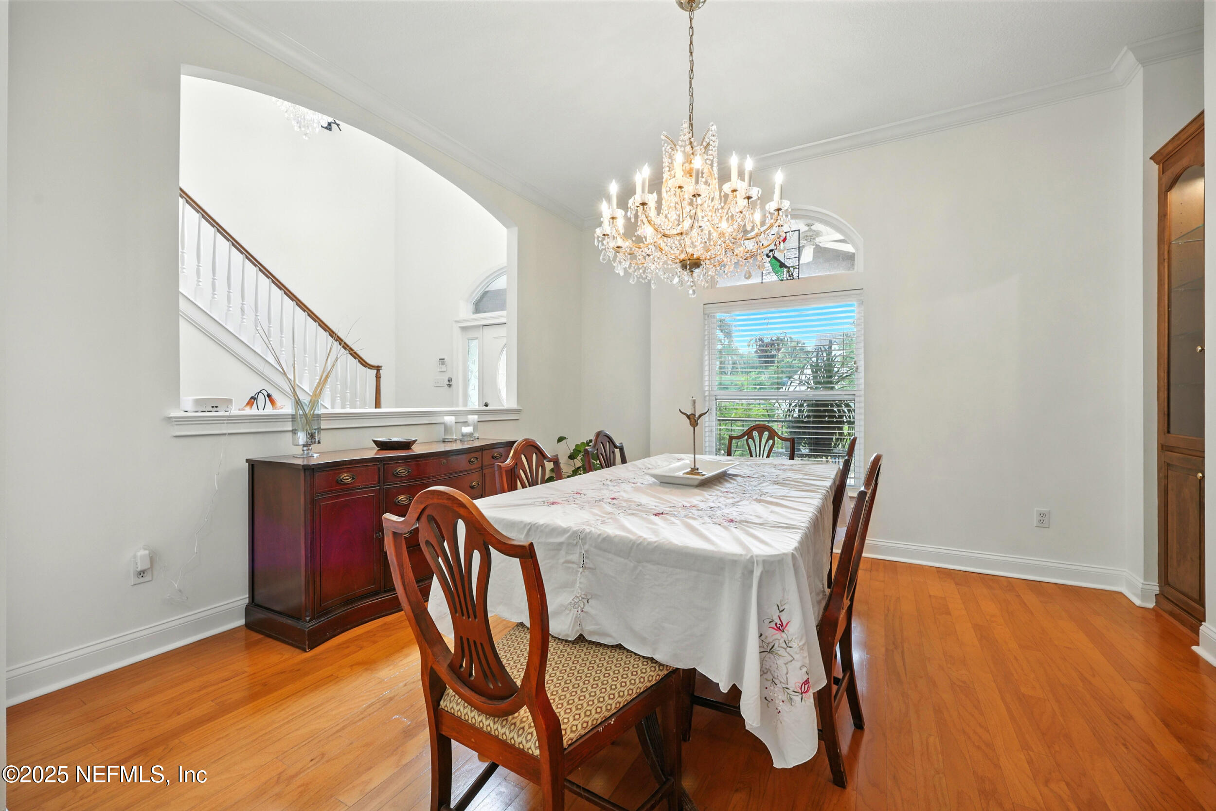 1833 KINGS Court