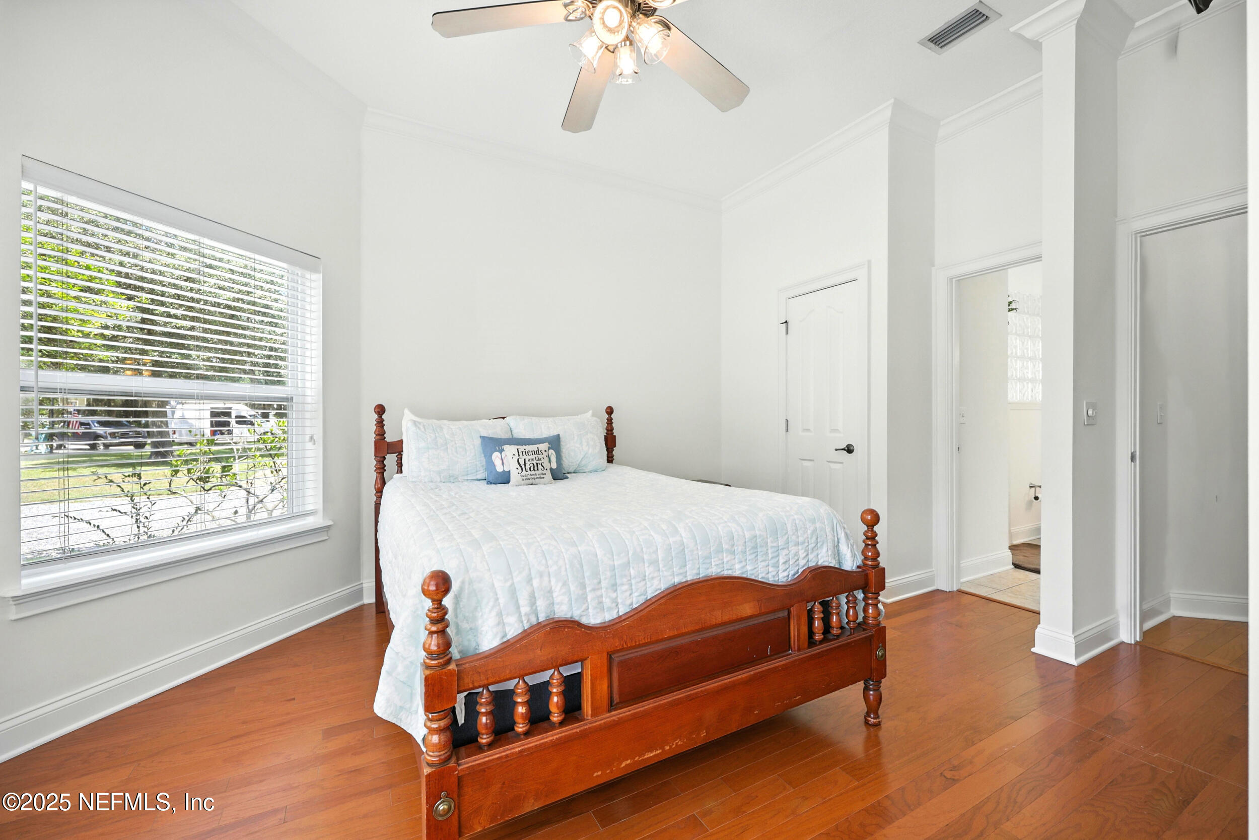 1833 KINGS Court