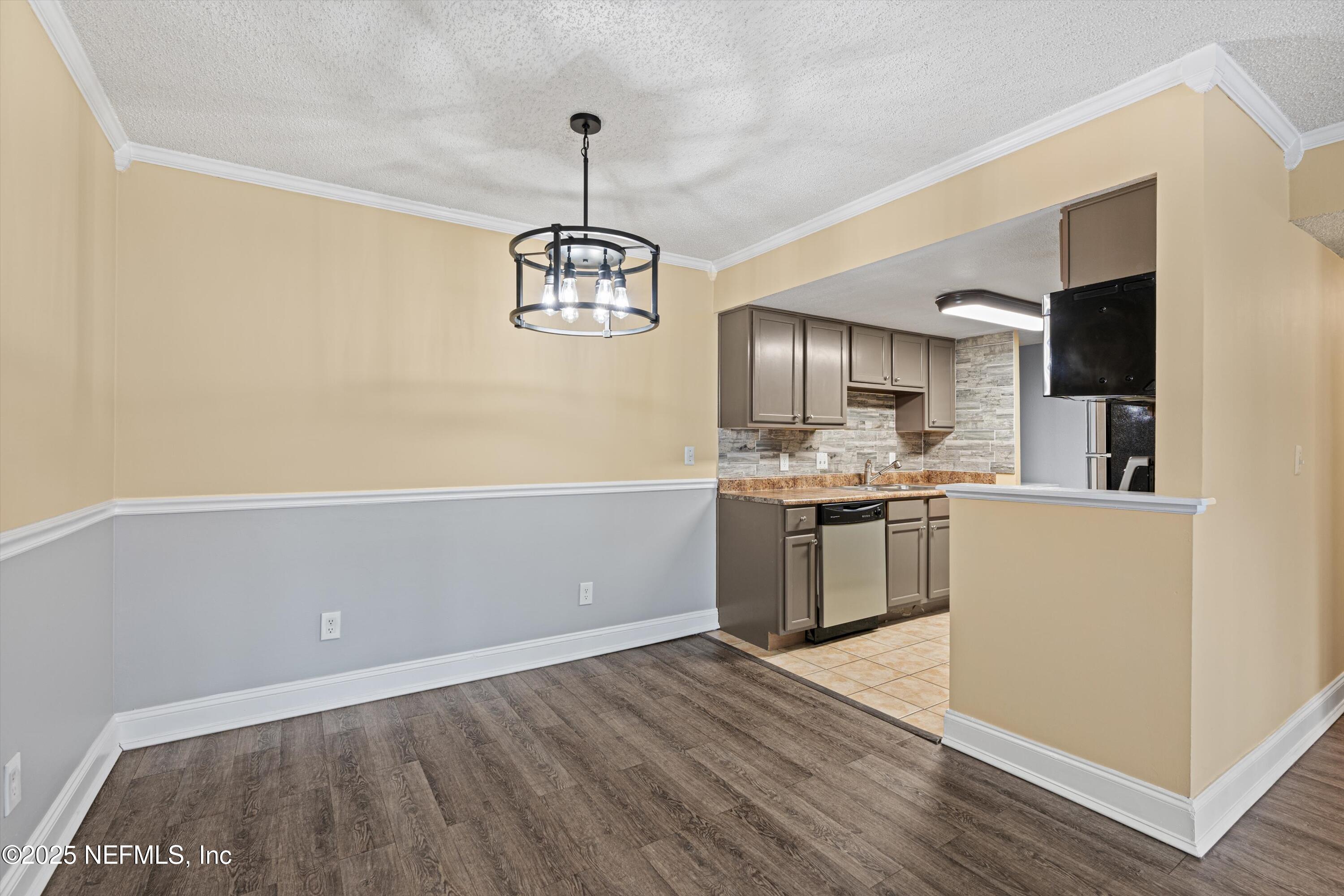 3737 LORETTO Road, 903