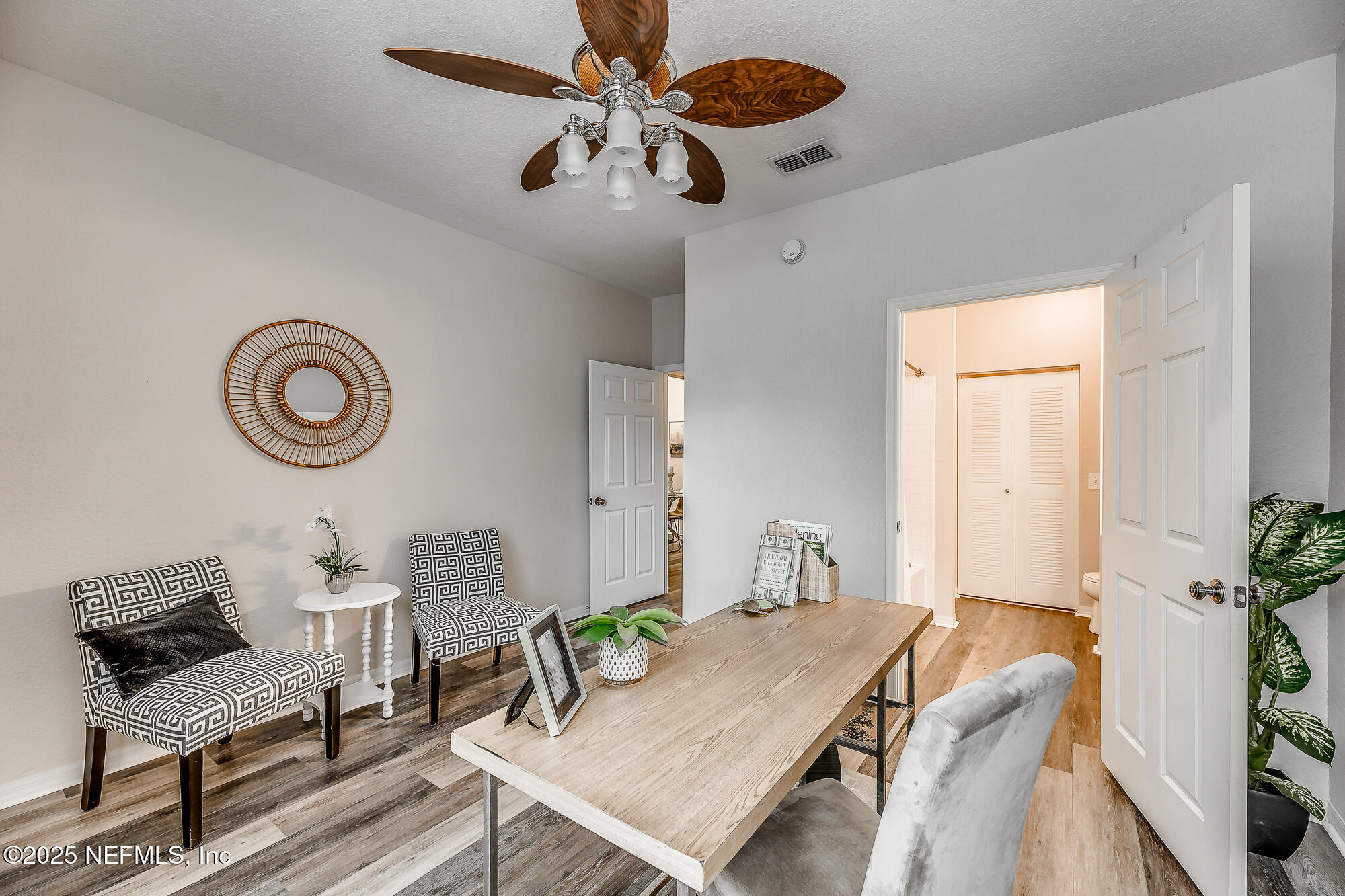 13700 RICHMOND PARK Drive N, 804