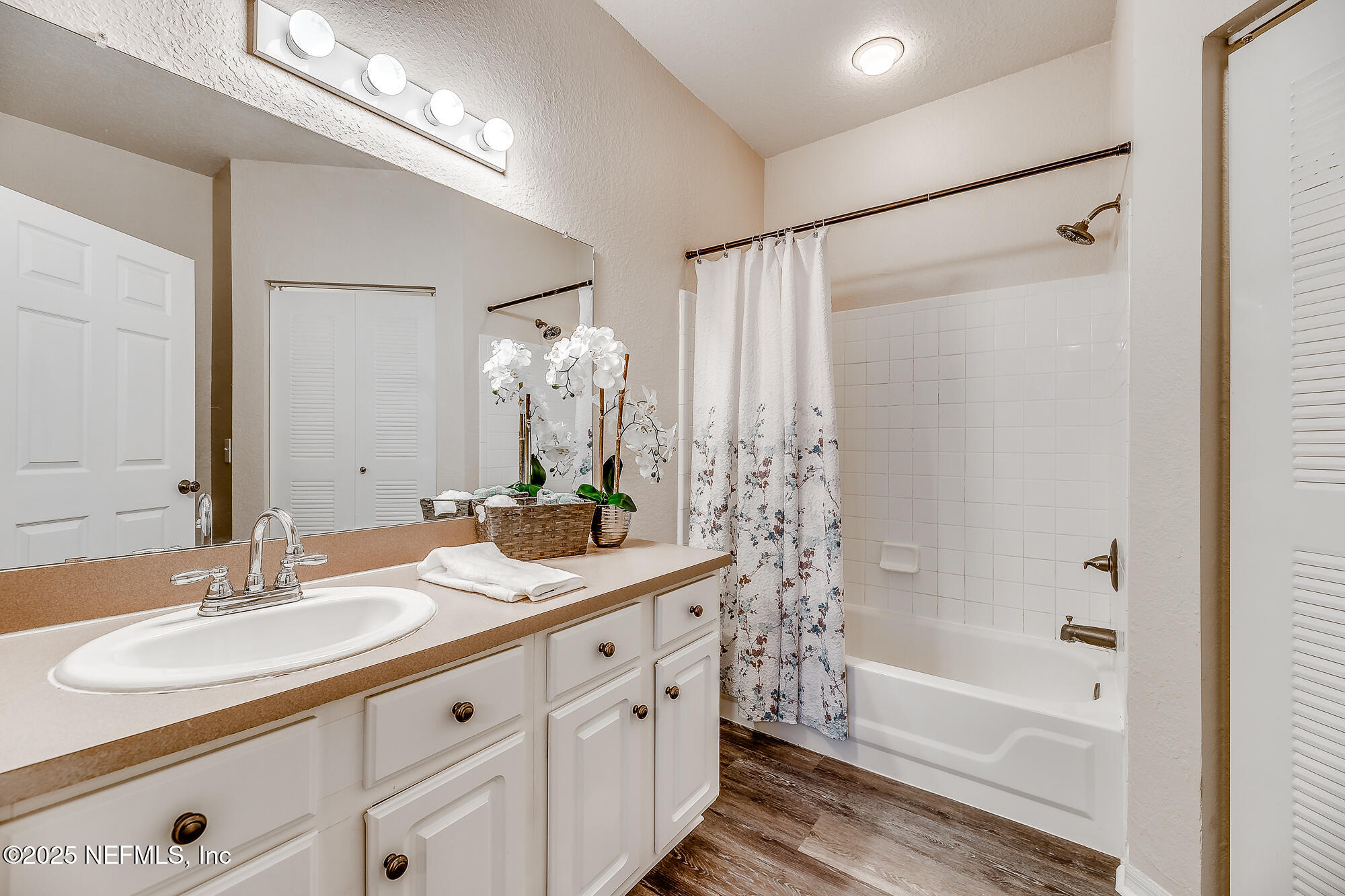 13700 RICHMOND PARK Drive N, 804