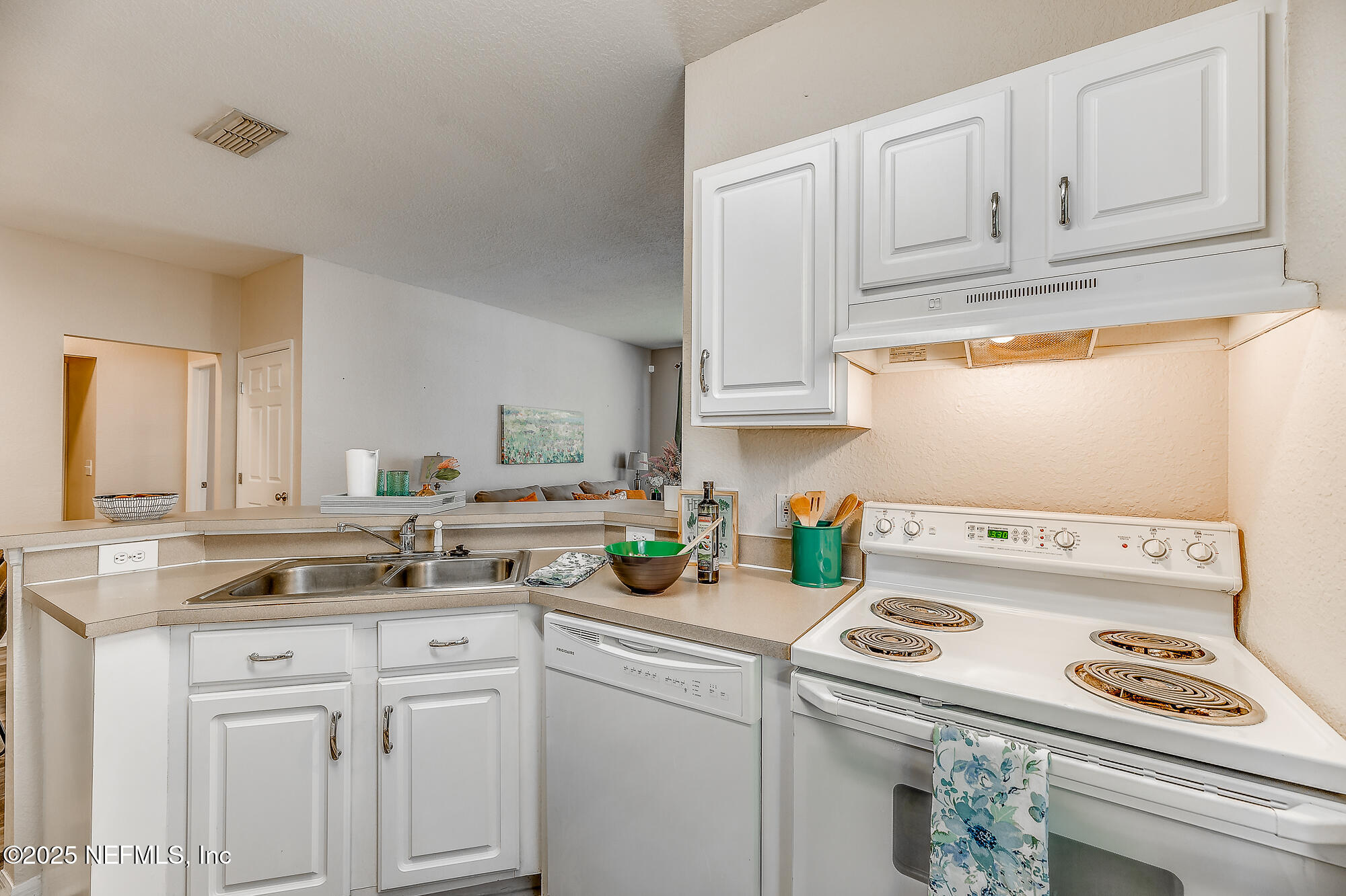 13700 RICHMOND PARK Drive N, 804