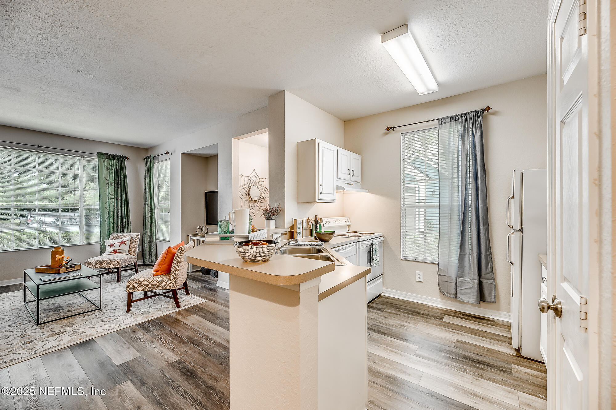 13700 RICHMOND PARK Drive N, 804