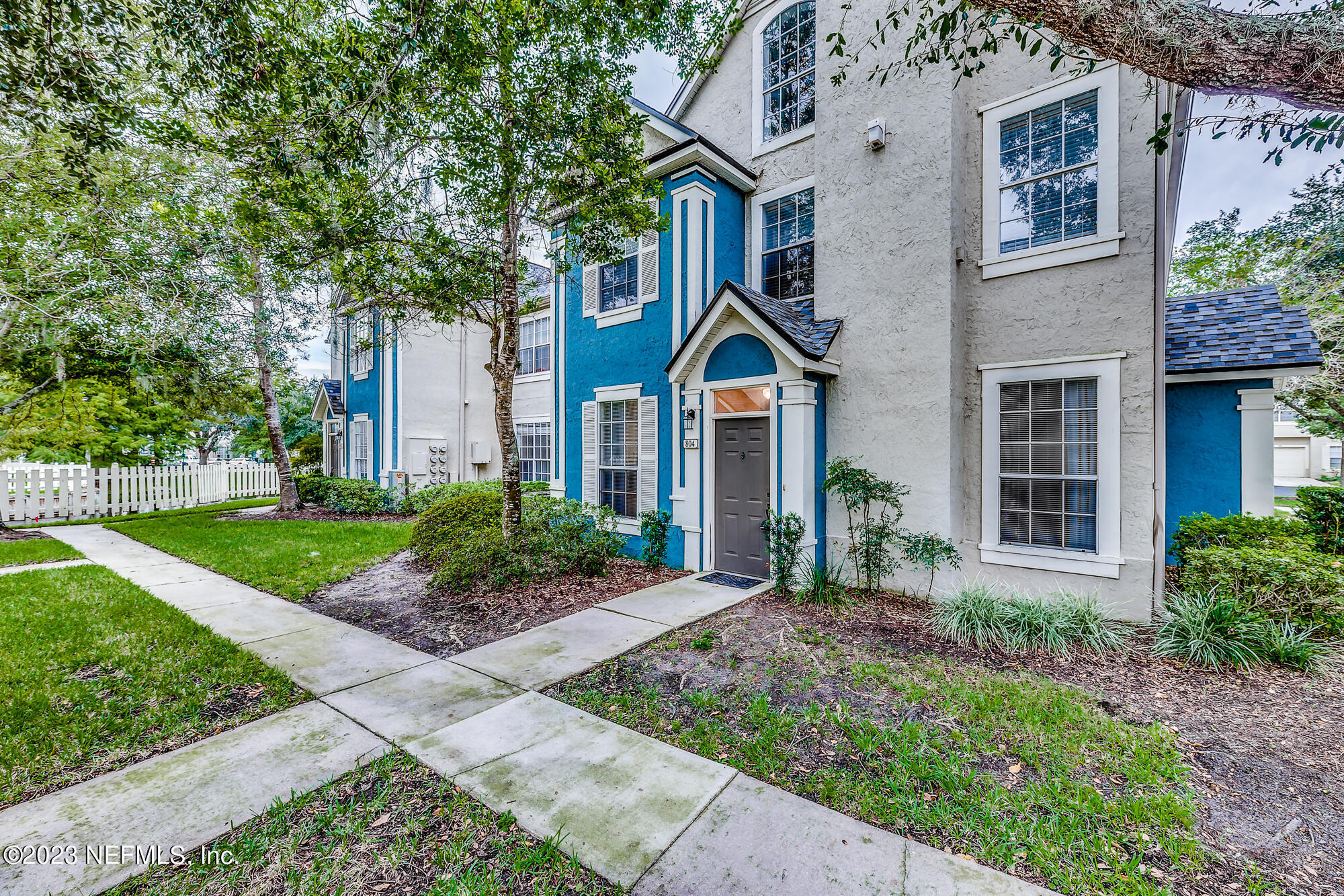 13700 RICHMOND PARK Drive N, 804