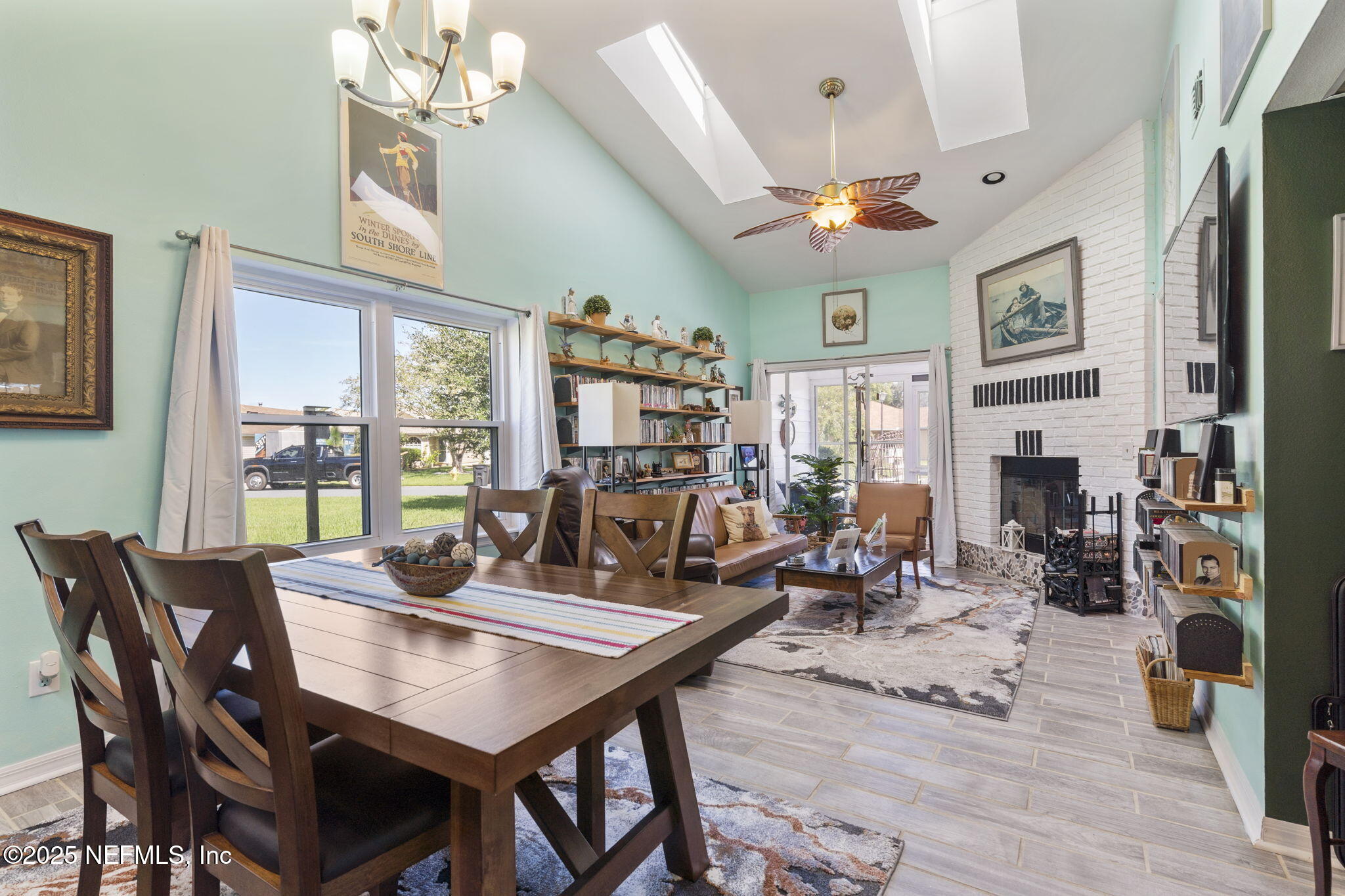 12001 MEADOWVIEW Drive S