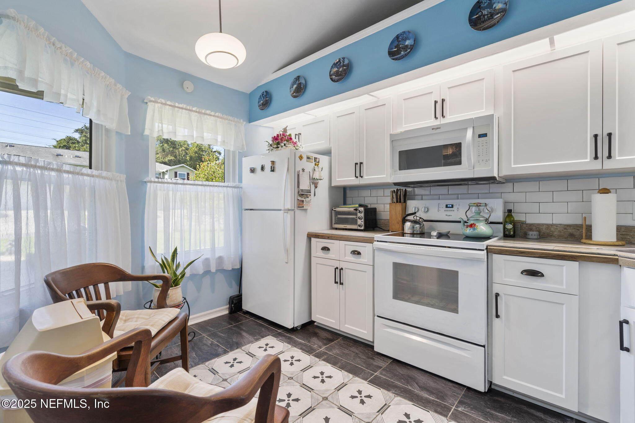 12001 MEADOWVIEW Drive S