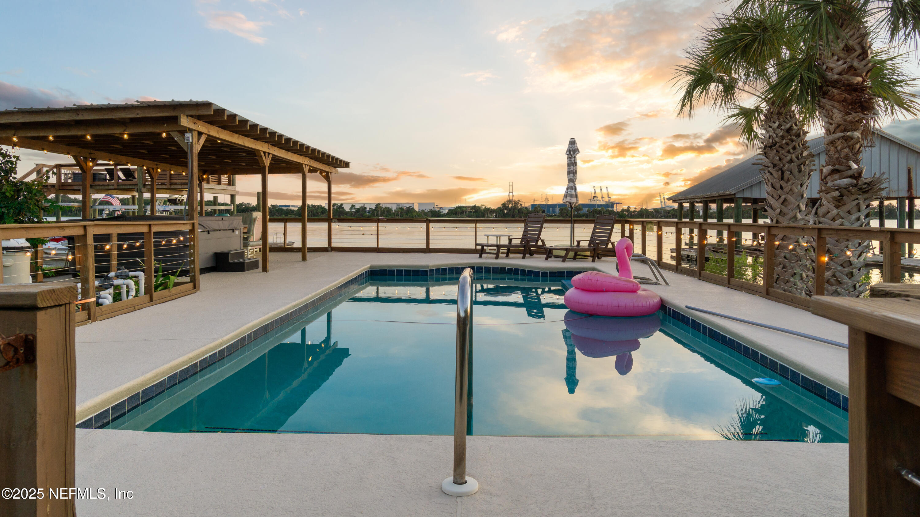 5924 HECKSCHER Drive