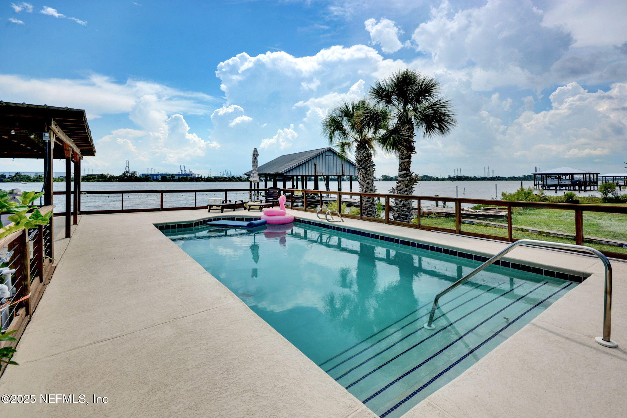 5924 HECKSCHER Drive