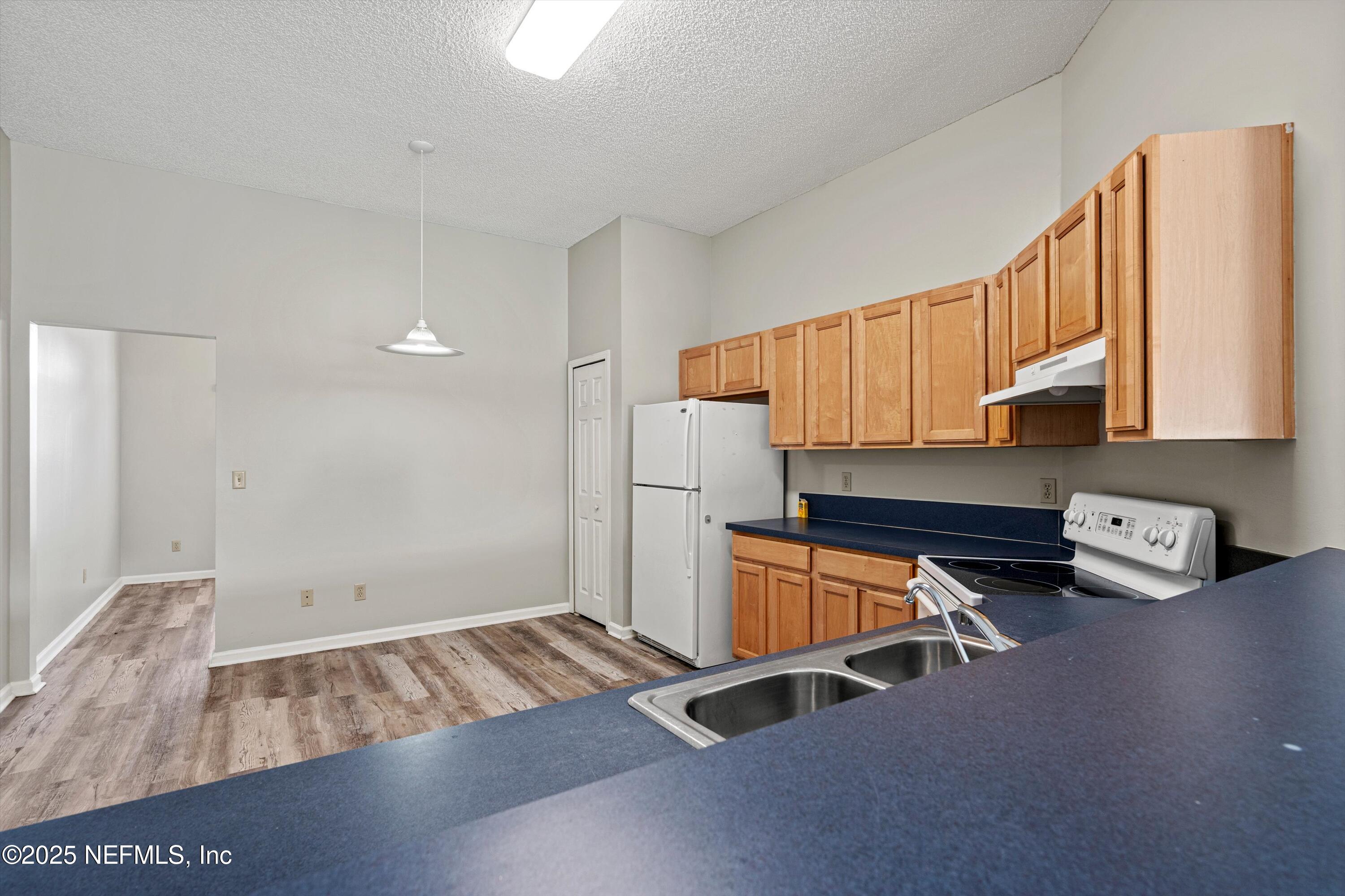 4053 SAVANNAH GLEN Boulevard