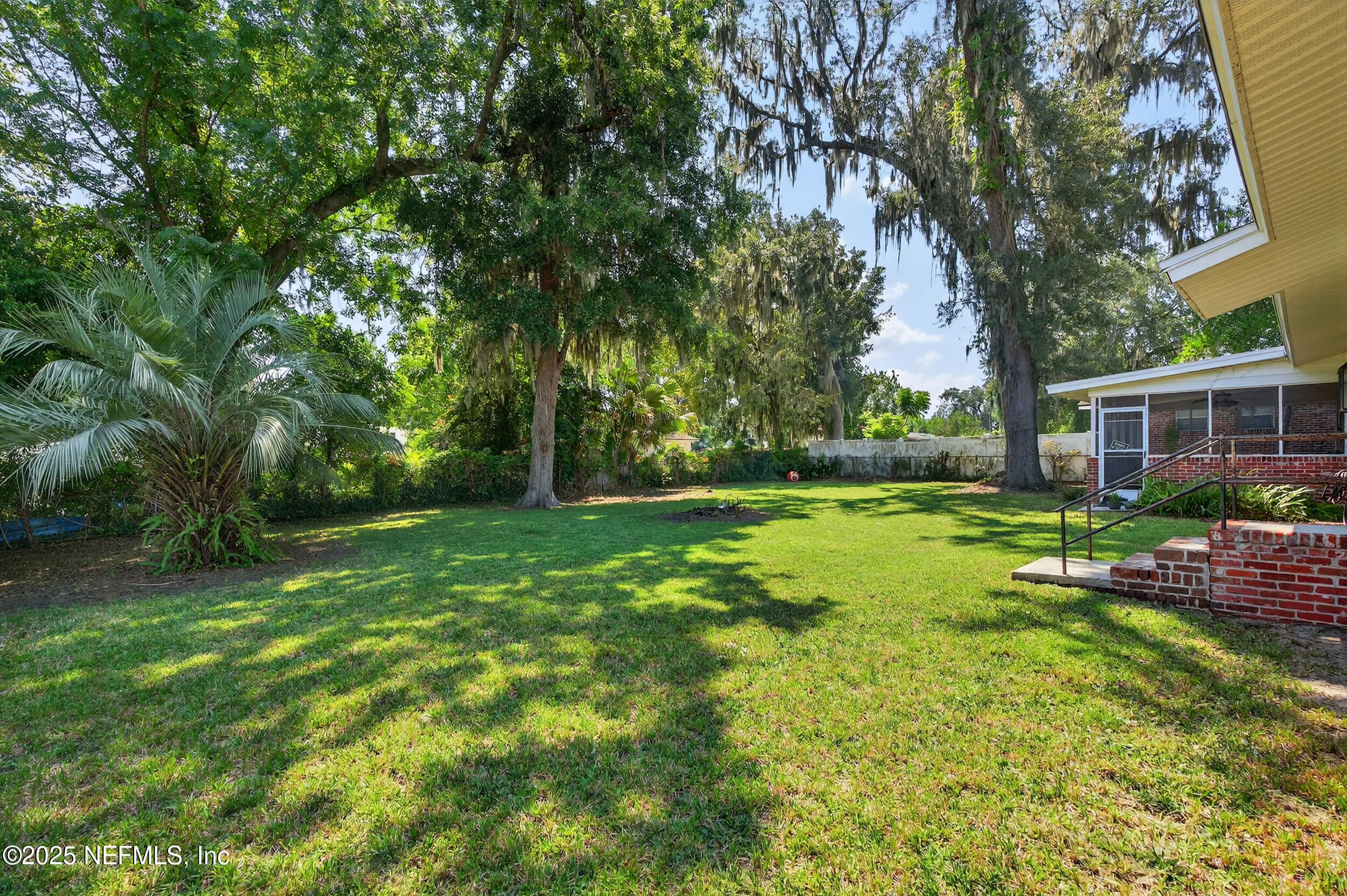 1619 MT VERNON Drive