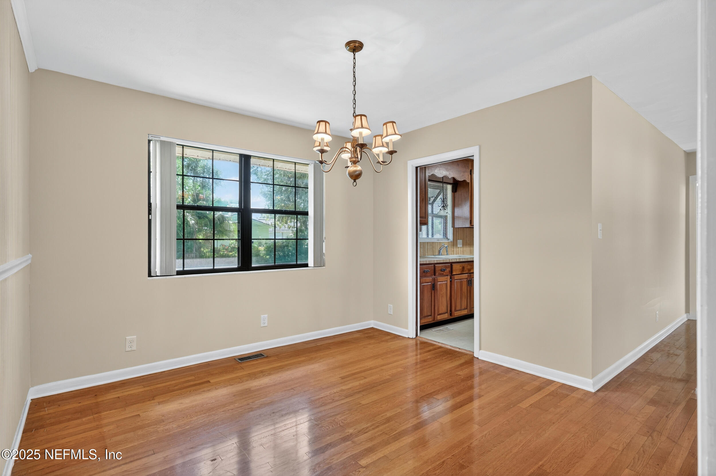 1619 MT VERNON Drive