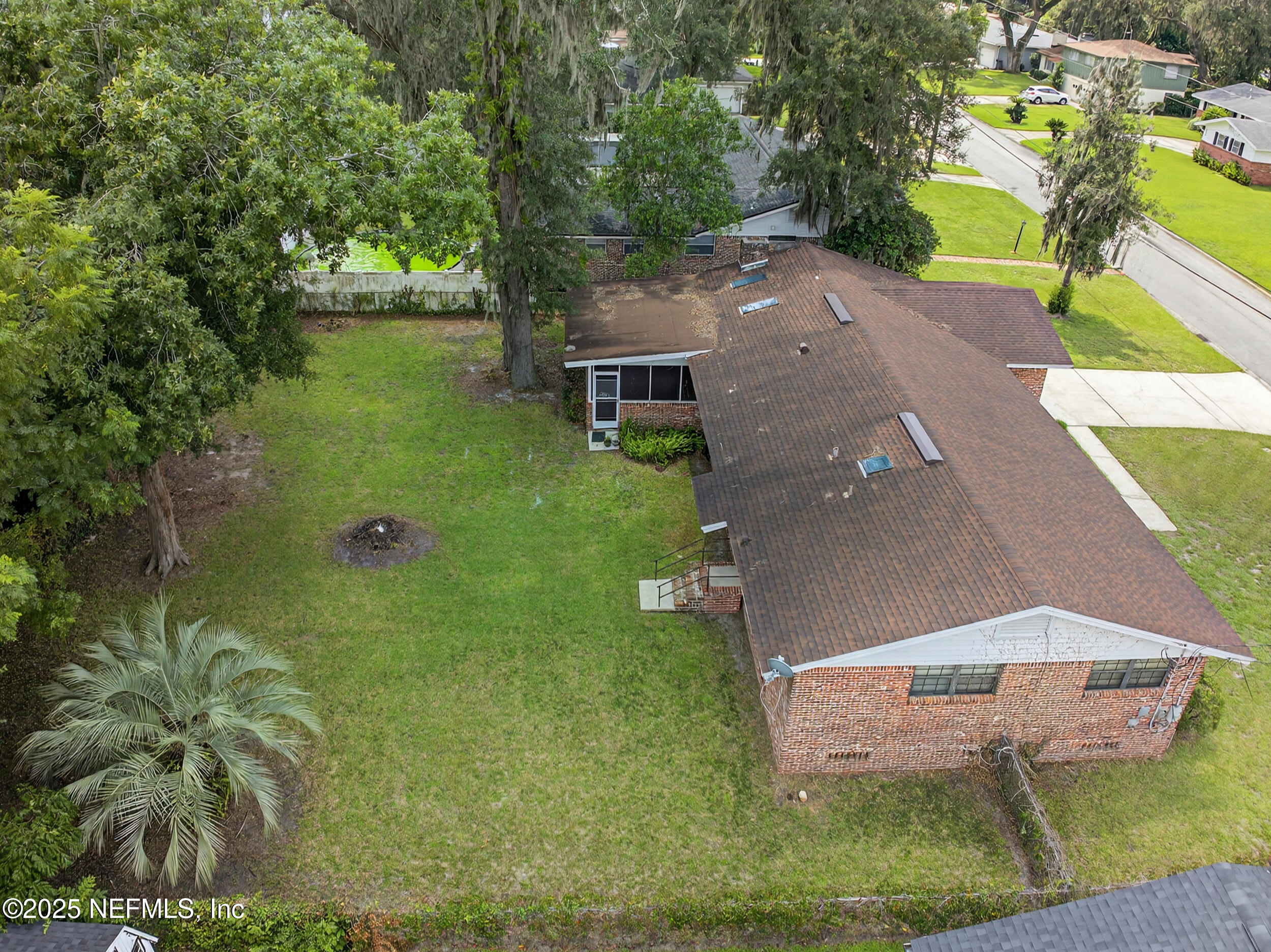 1619 MT VERNON Drive