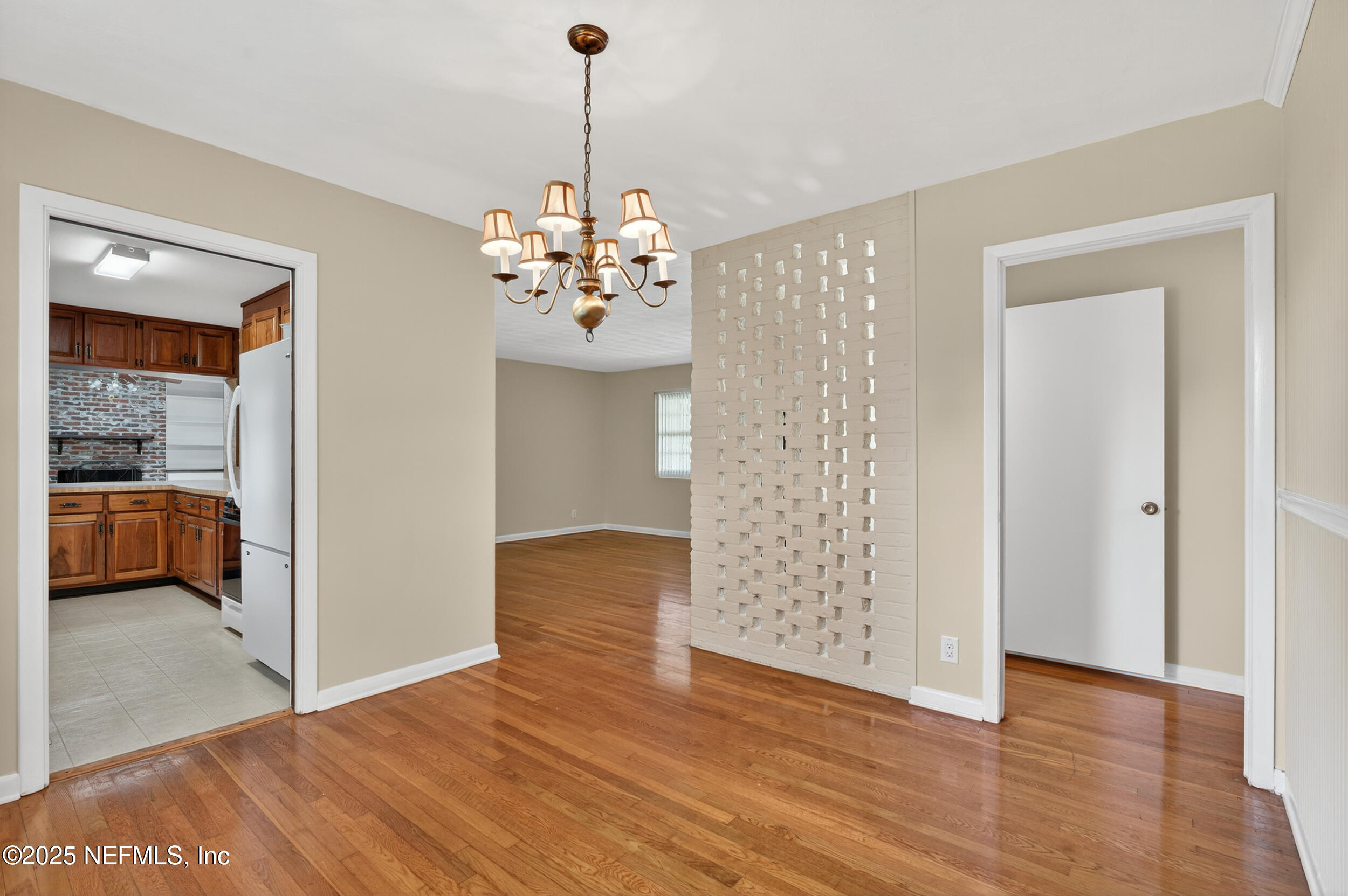 1619 MT VERNON Drive