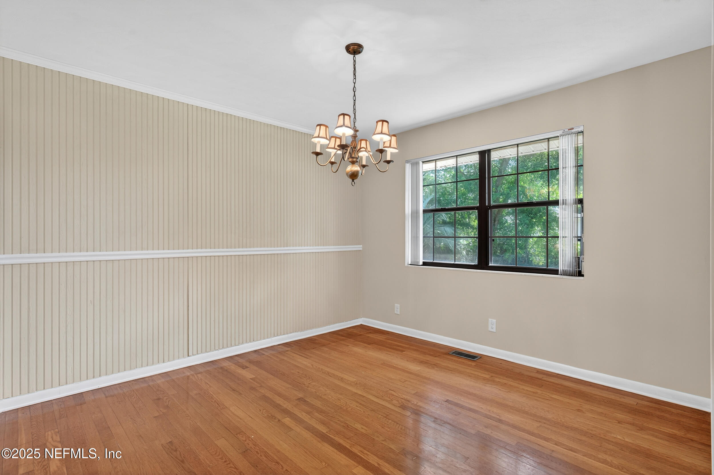 1619 MT VERNON Drive