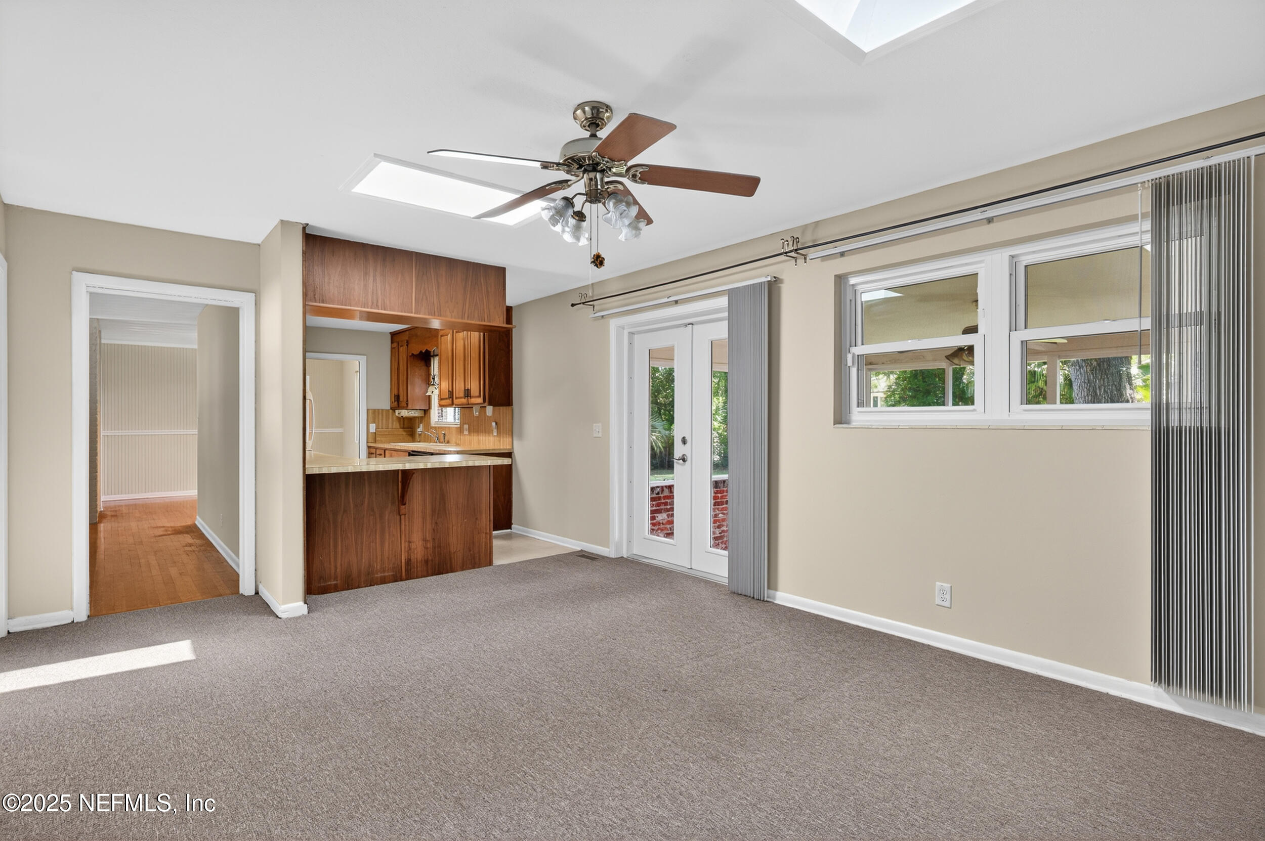 1619 MT VERNON Drive