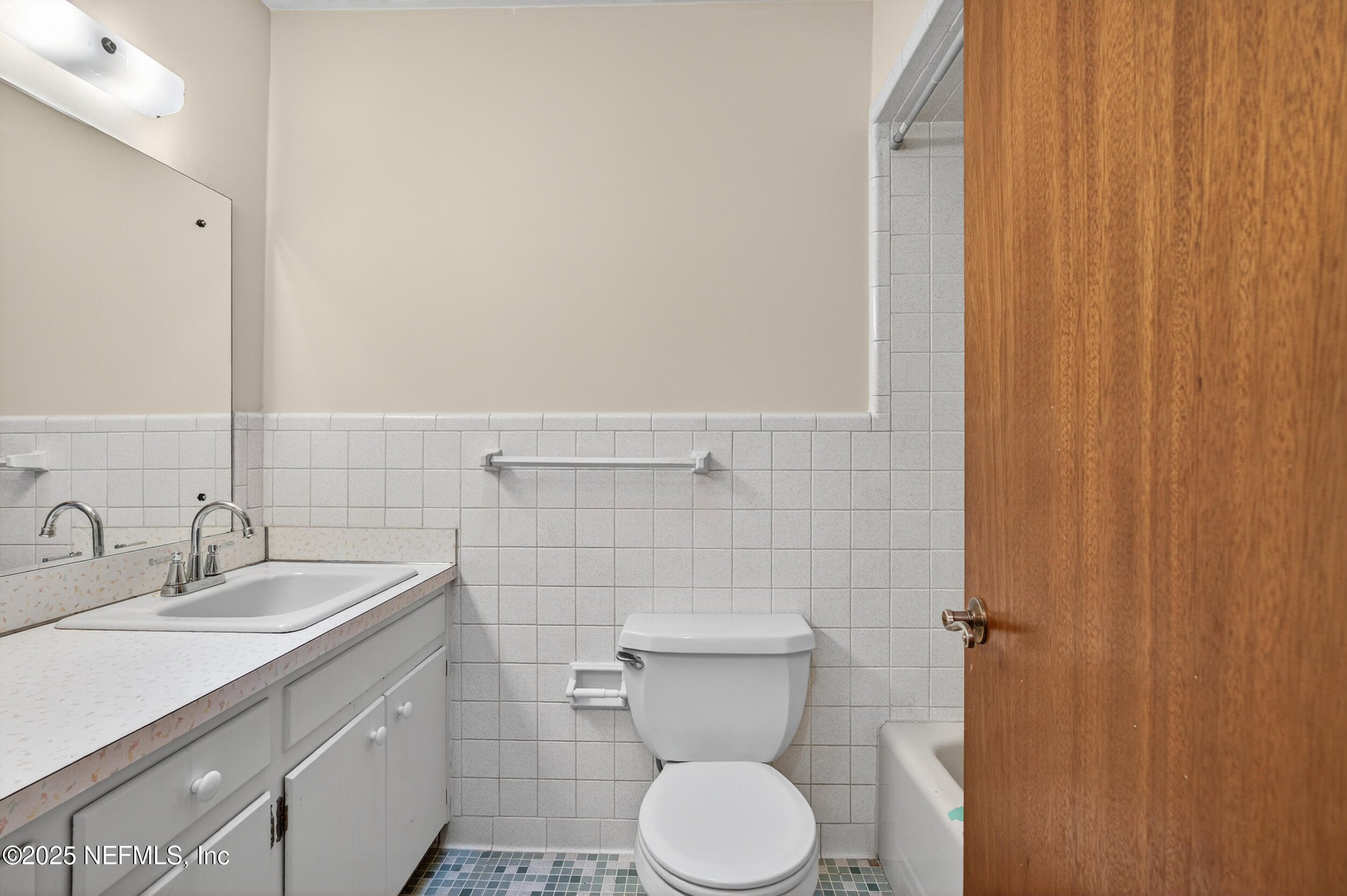 1619 MT VERNON Drive