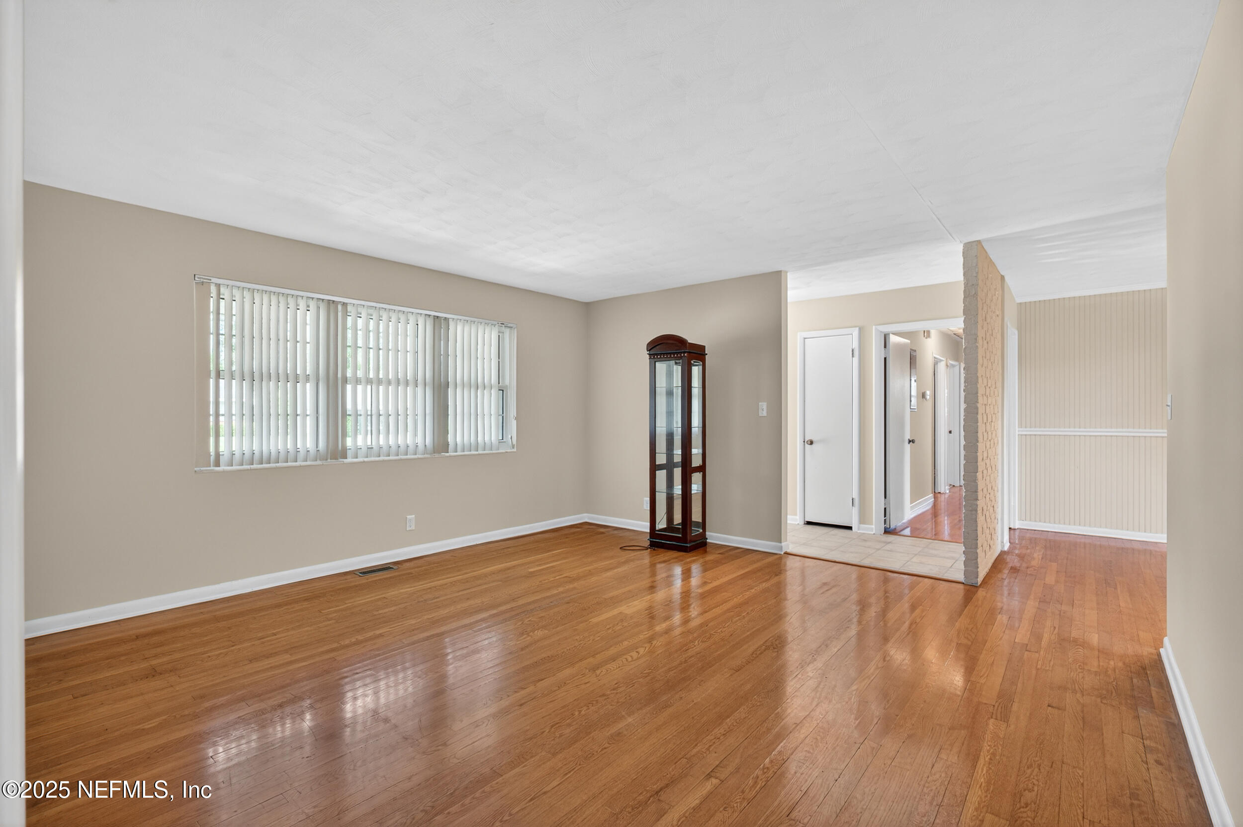 1619 MT VERNON Drive