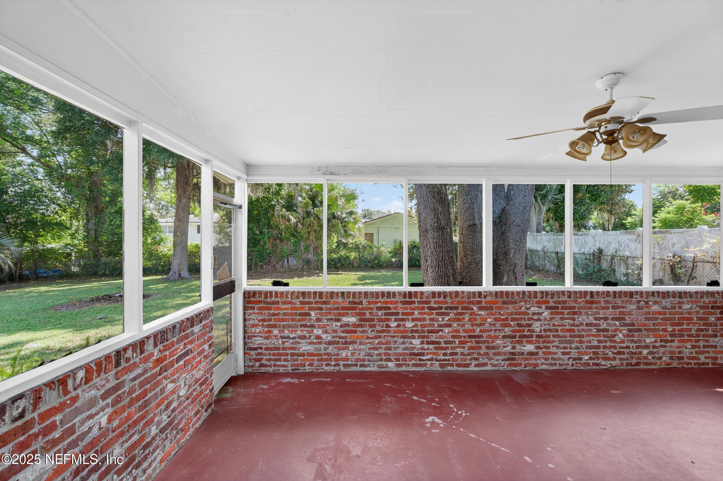 1619 MT VERNON Drive