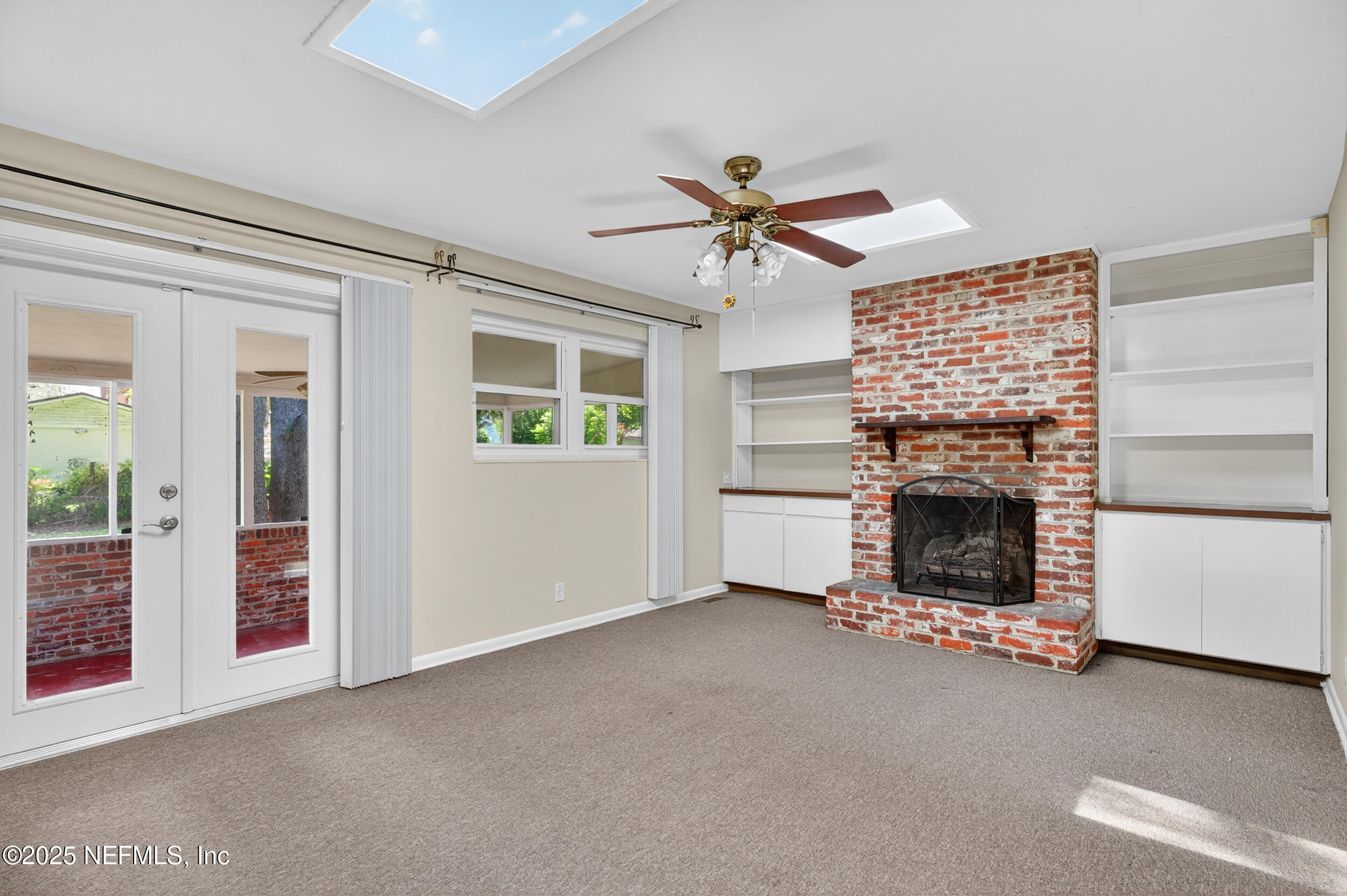 1619 MT VERNON Drive