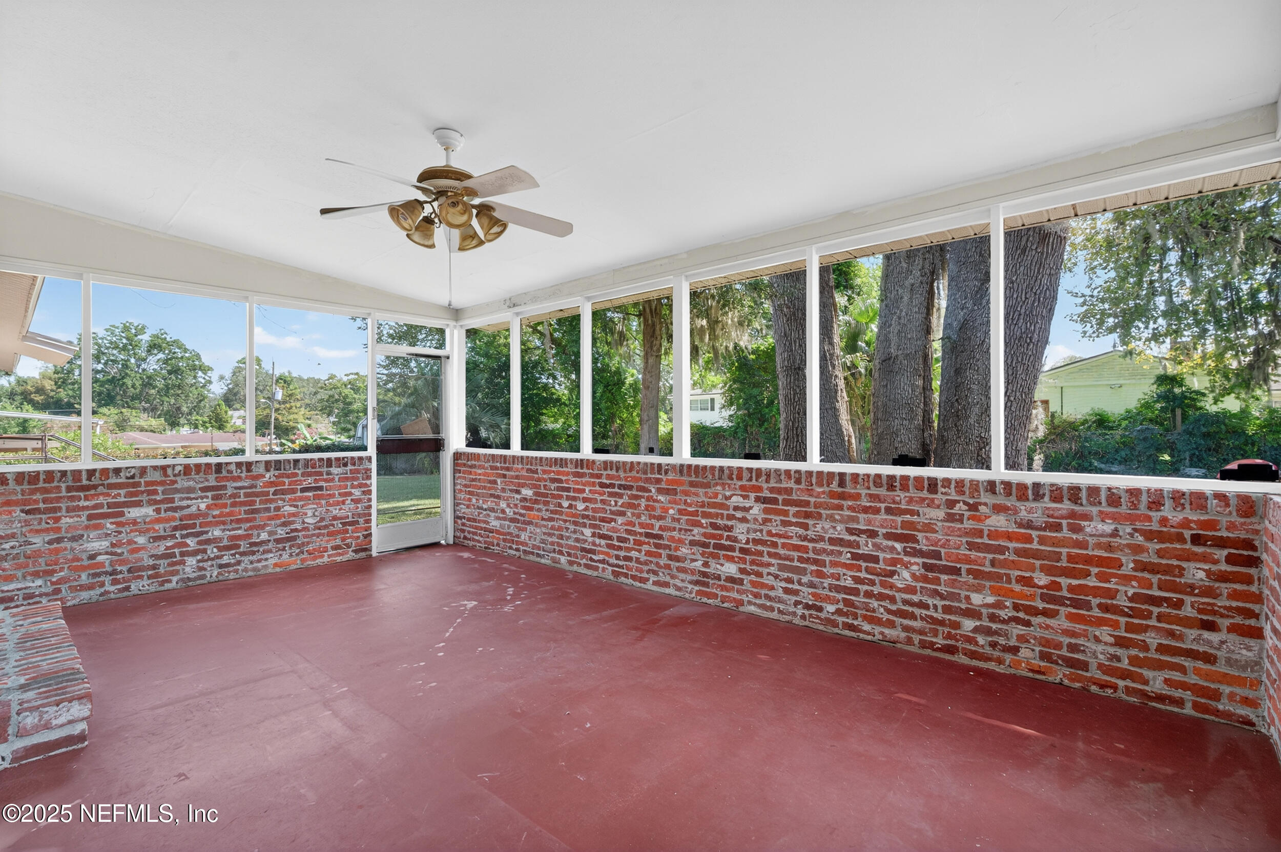 1619 MT VERNON Drive