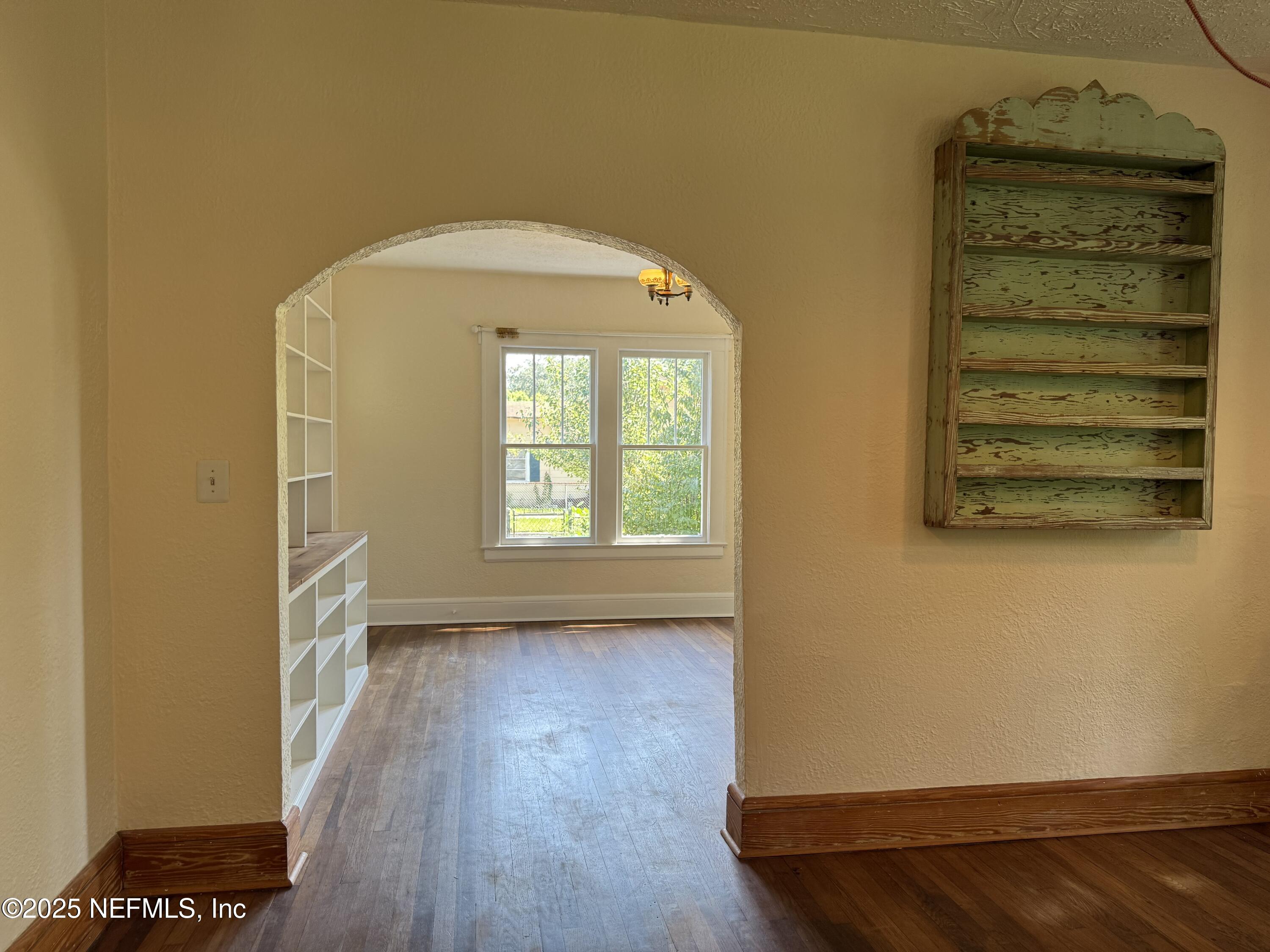 4713 KINGSBURY Street